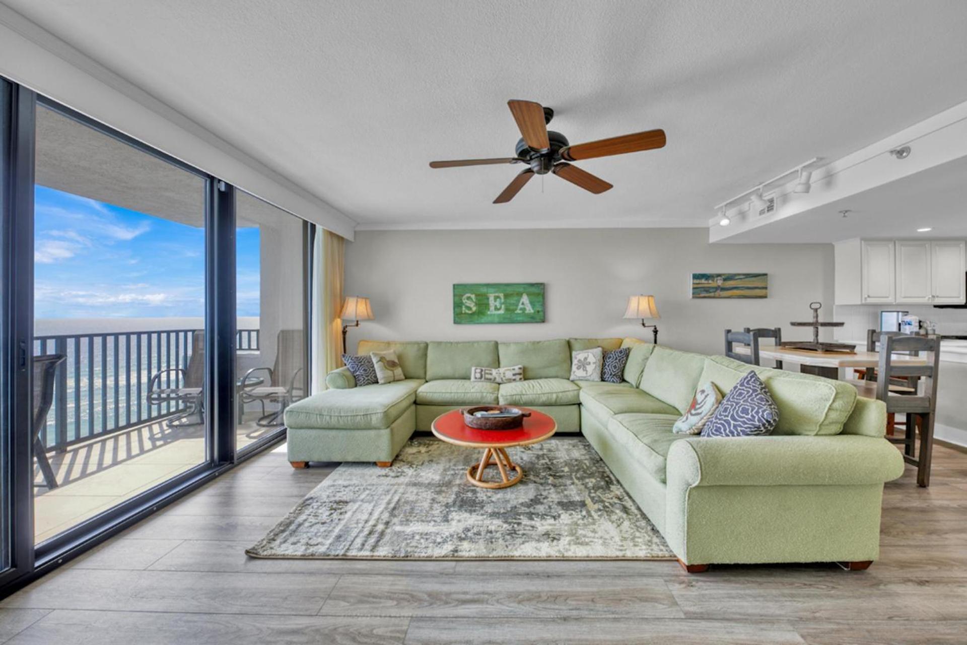 One Seagrove Place 1206 Holiday home