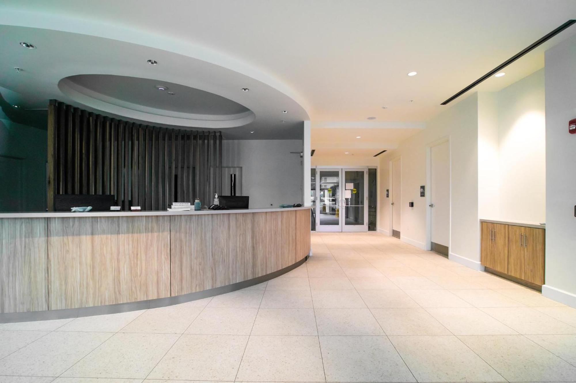 One Seagrove Place 1206