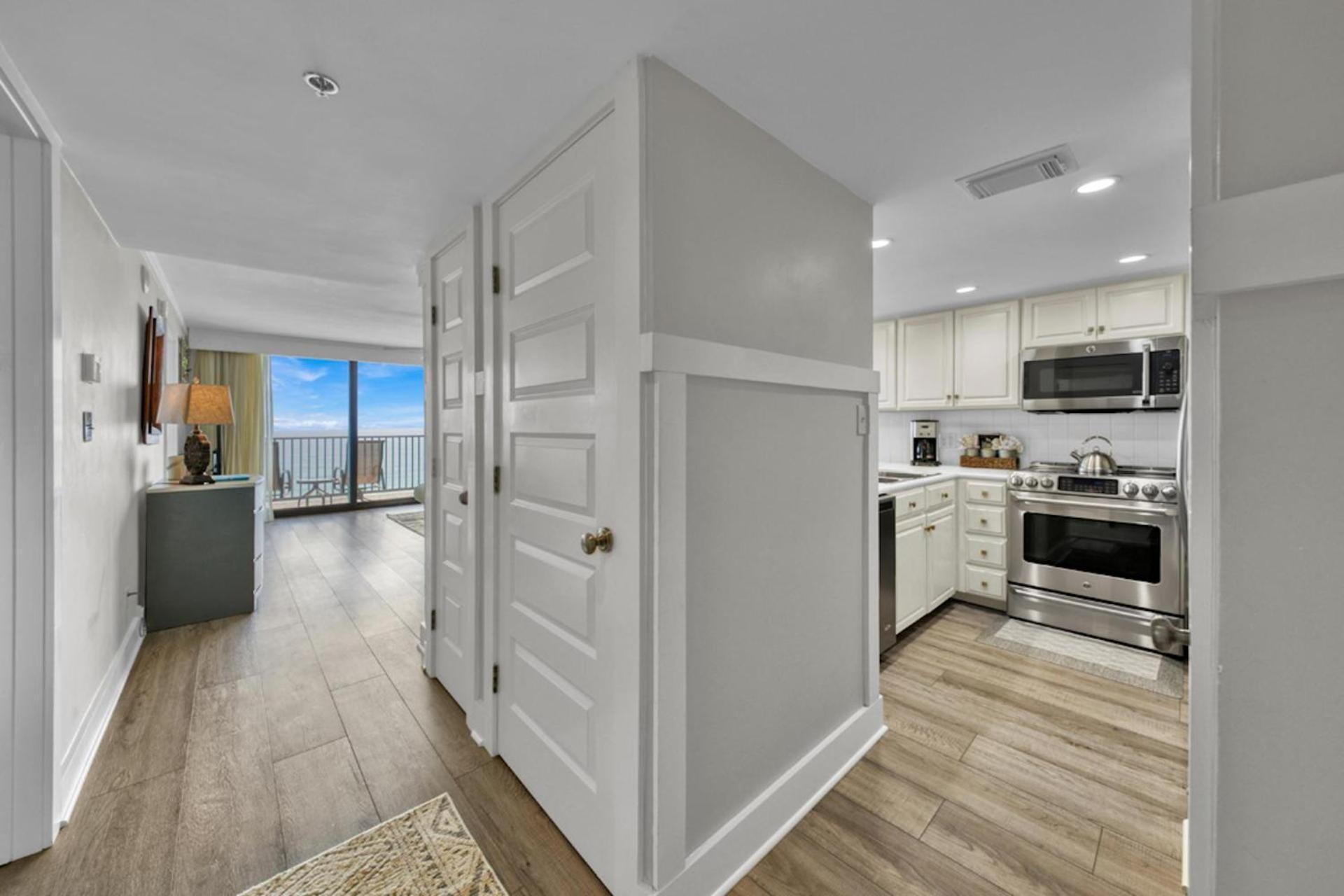 One Seagrove Place 1206 Holiday home *