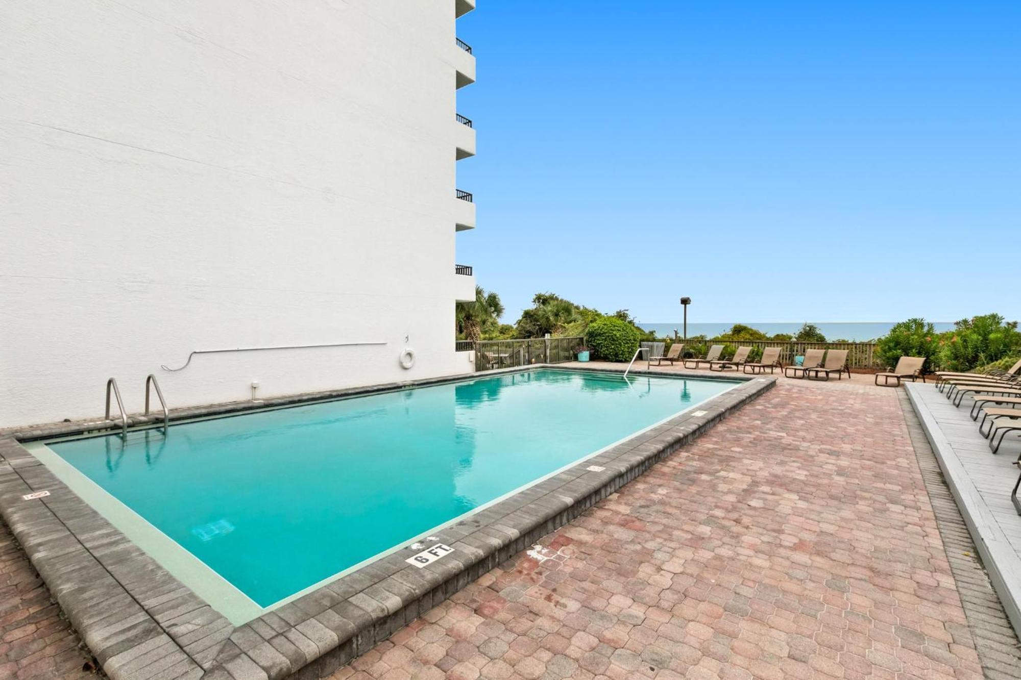 One Seagrove Place 1206