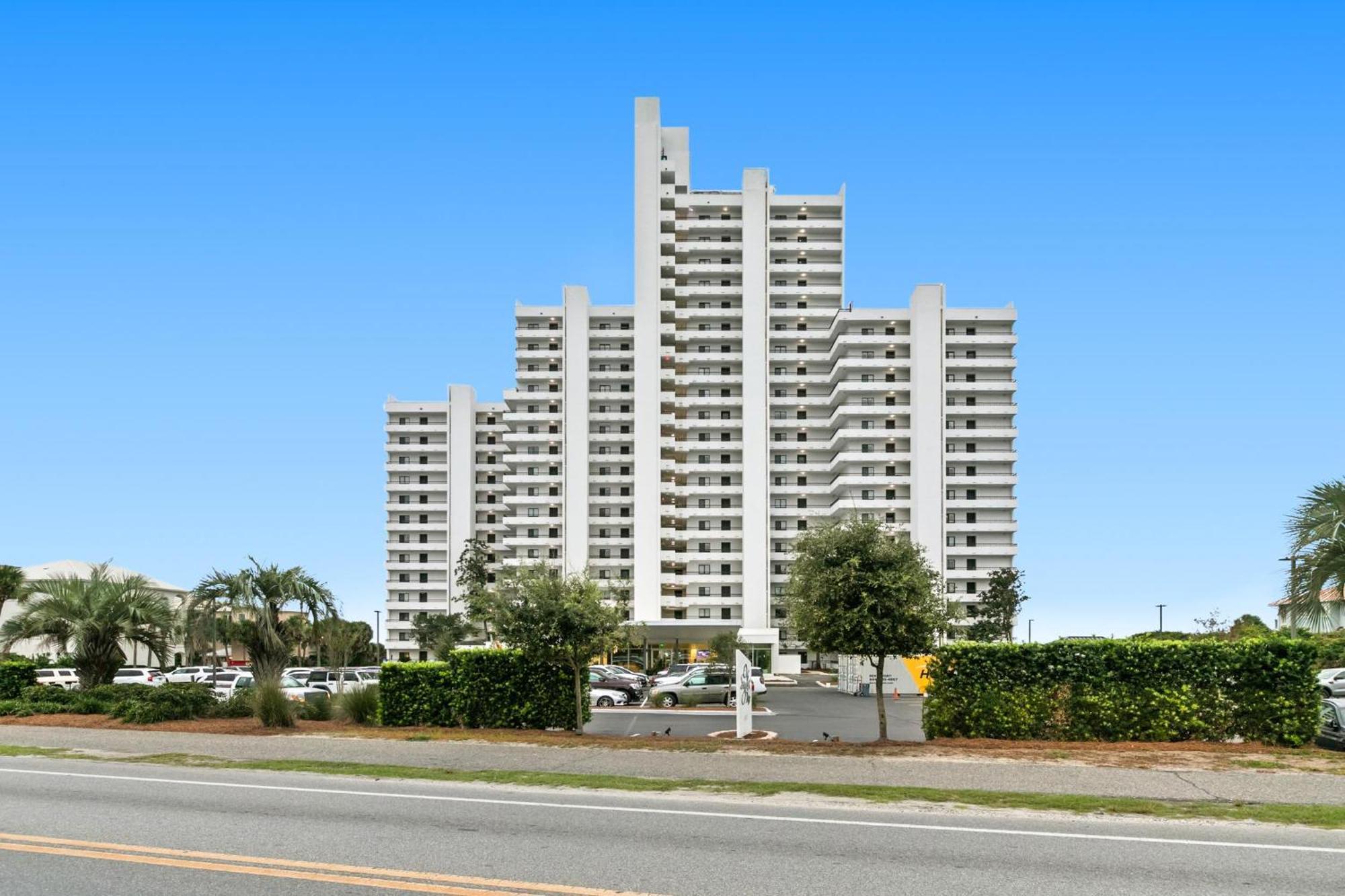 One Seagrove Place 1206 Holiday home *