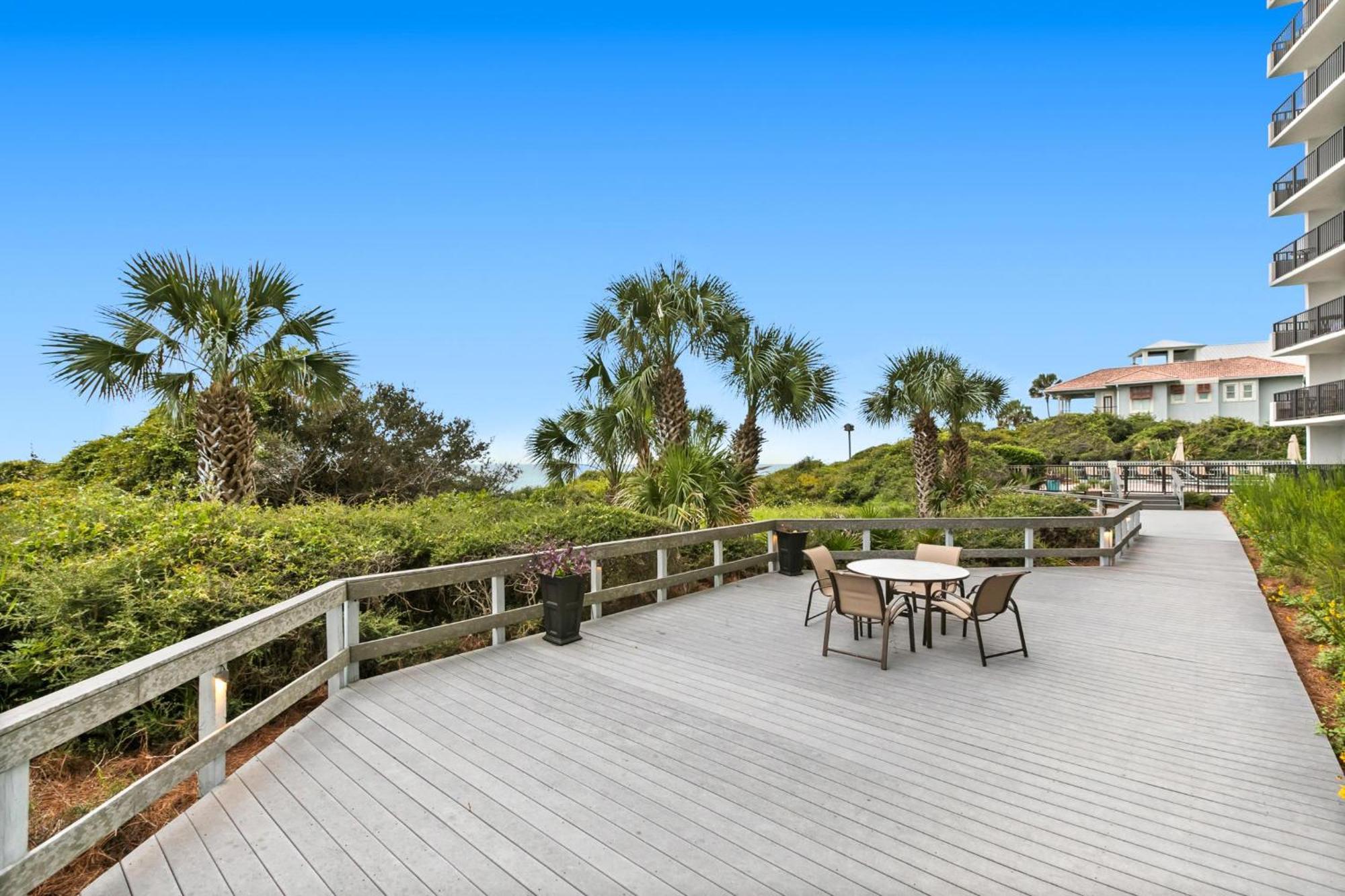 One Seagrove Place 1206 Holiday home