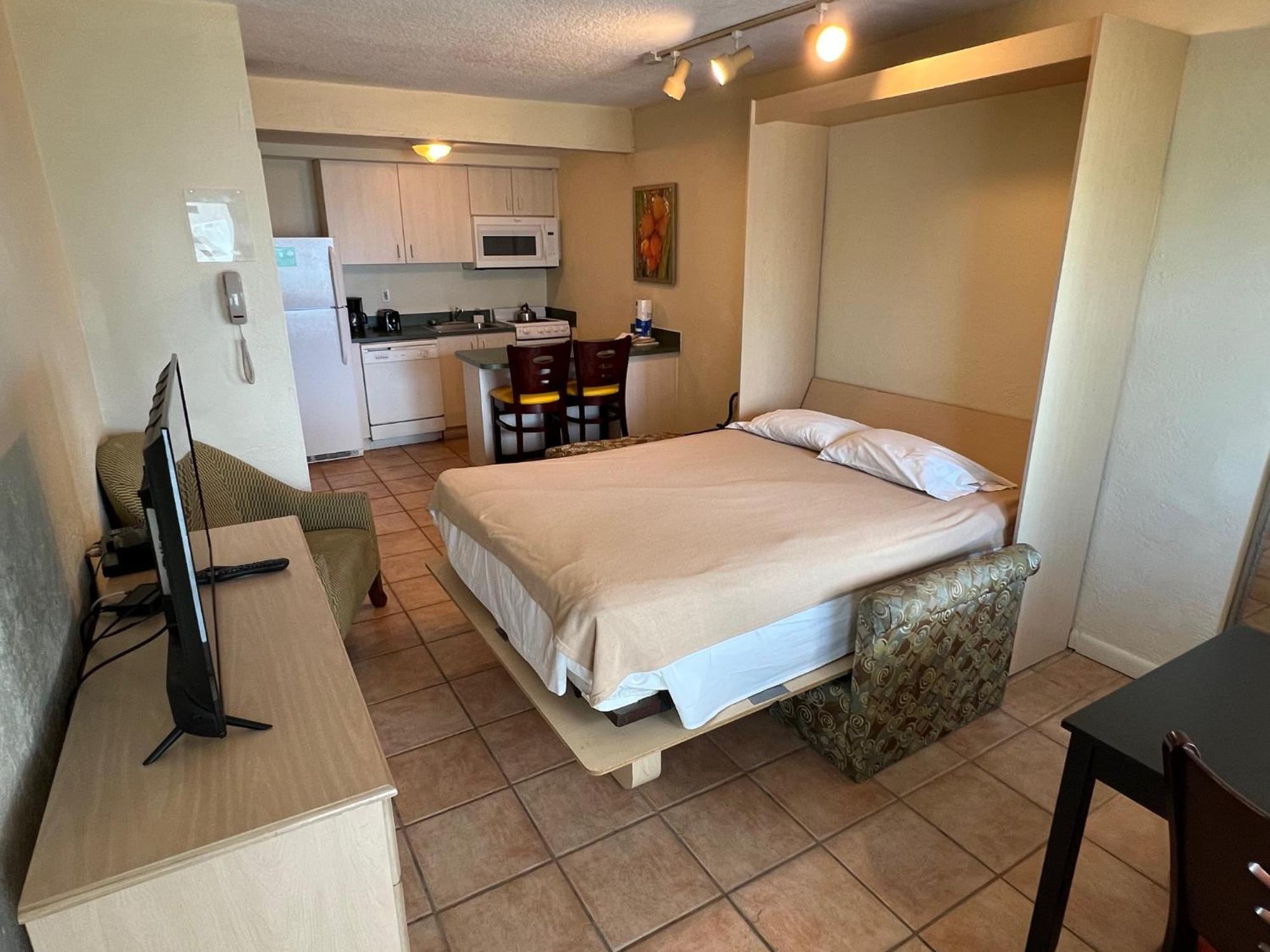 Aparthotel Enchanted Isle 3*