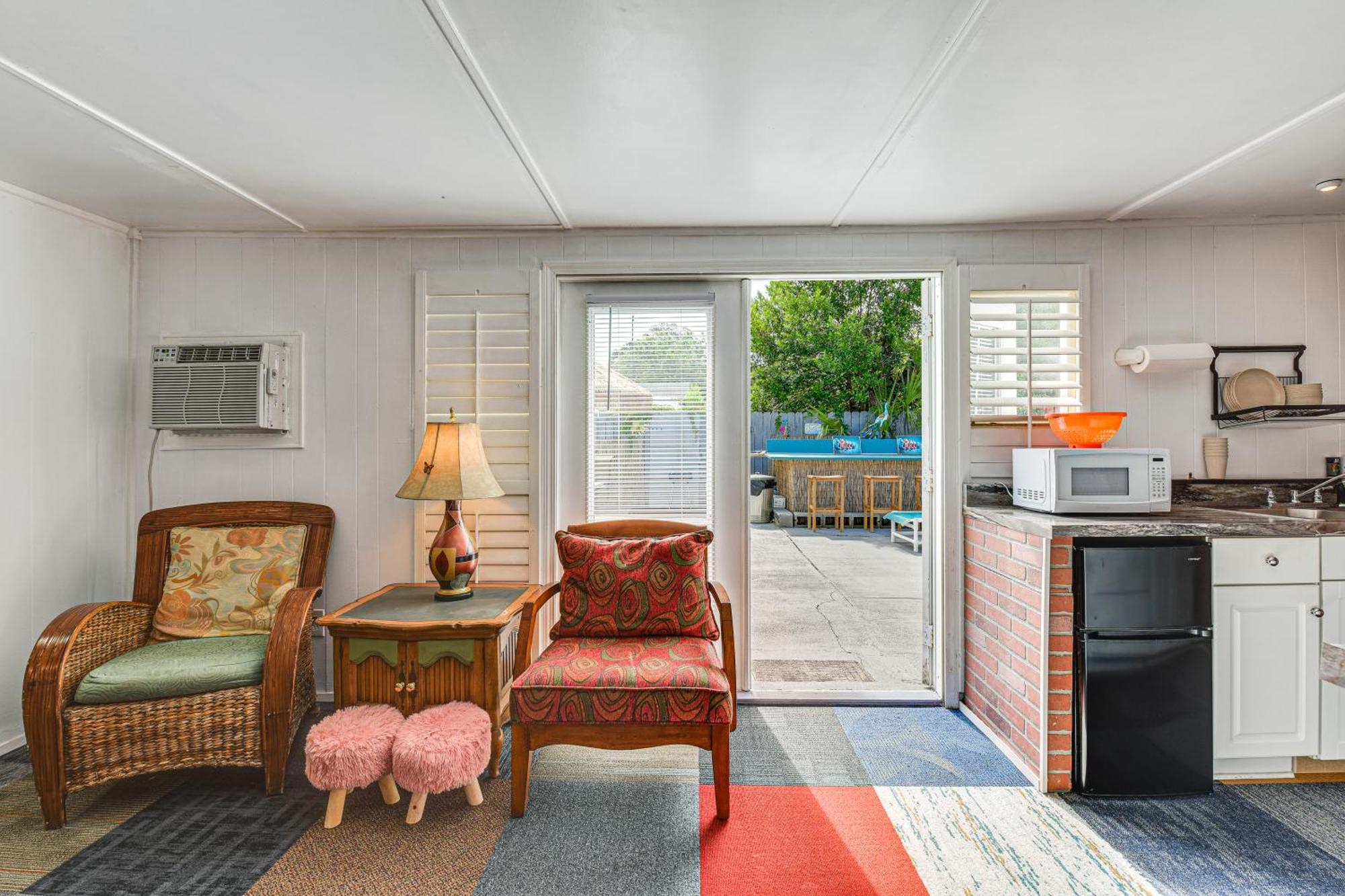 Walton With Shared Pool And Patio! Apartment *