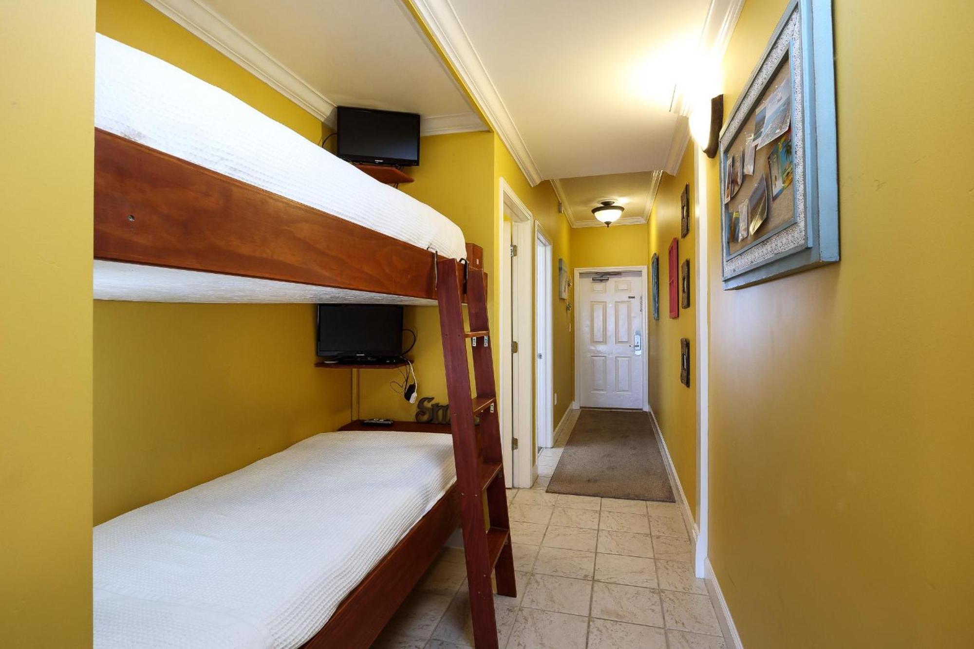 Apartment Pelican Isle 611