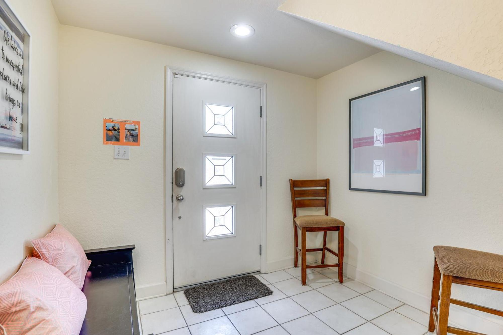 Holiday home Clearwater Hideaway Walkable Location!