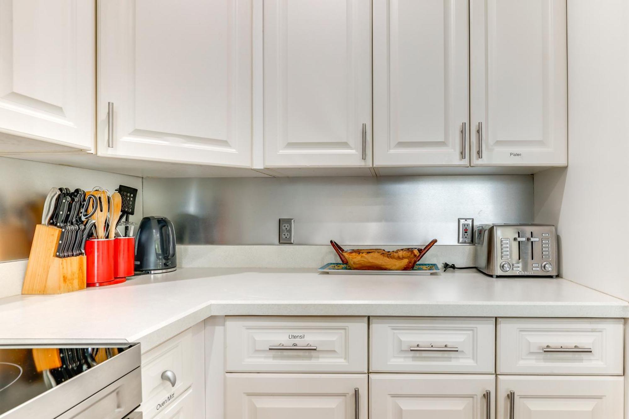 Clearwater Hideaway Walkable Location!