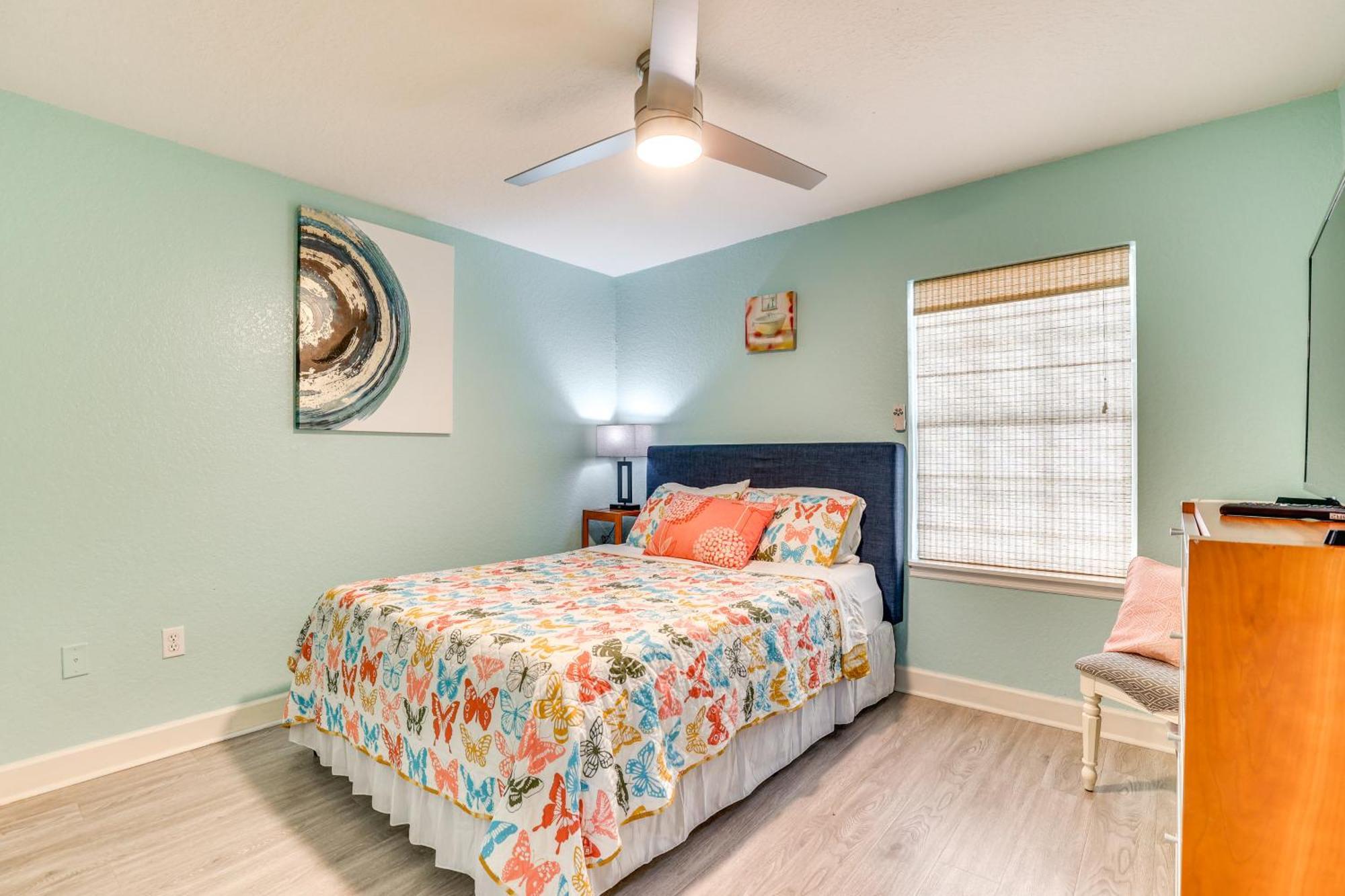 Clearwater Hideaway Walkable Location! Holiday home *
