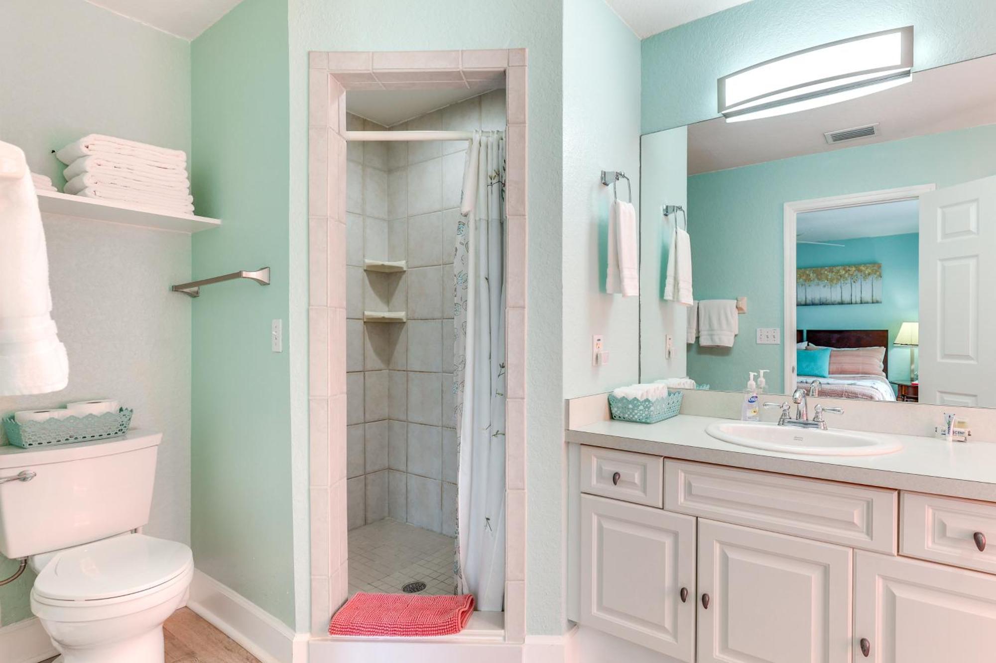 Clearwater Hideaway Walkable Location!