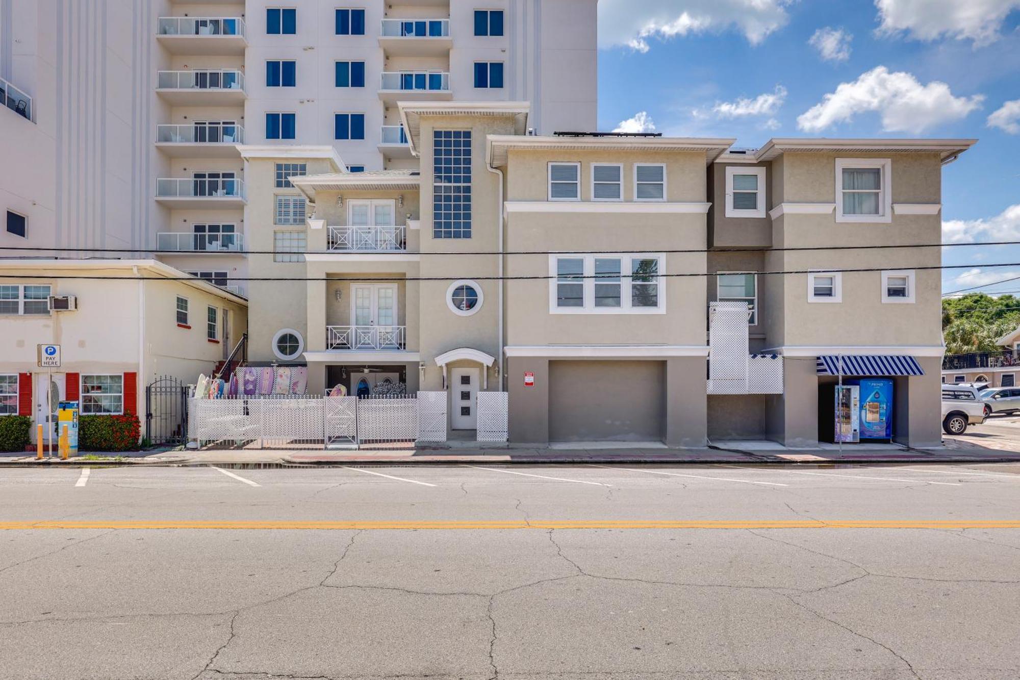 Clearwater Hideaway Walkable Location! Holiday home *