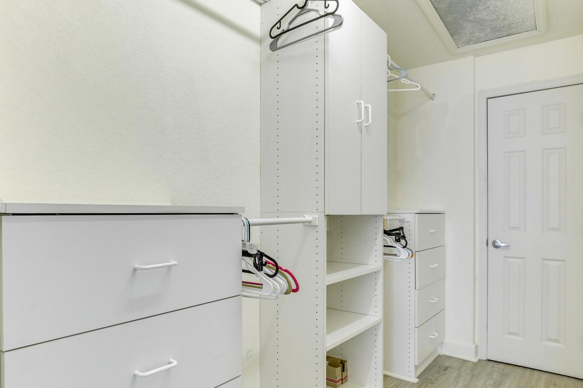 Clearwater Hideaway Walkable Location!