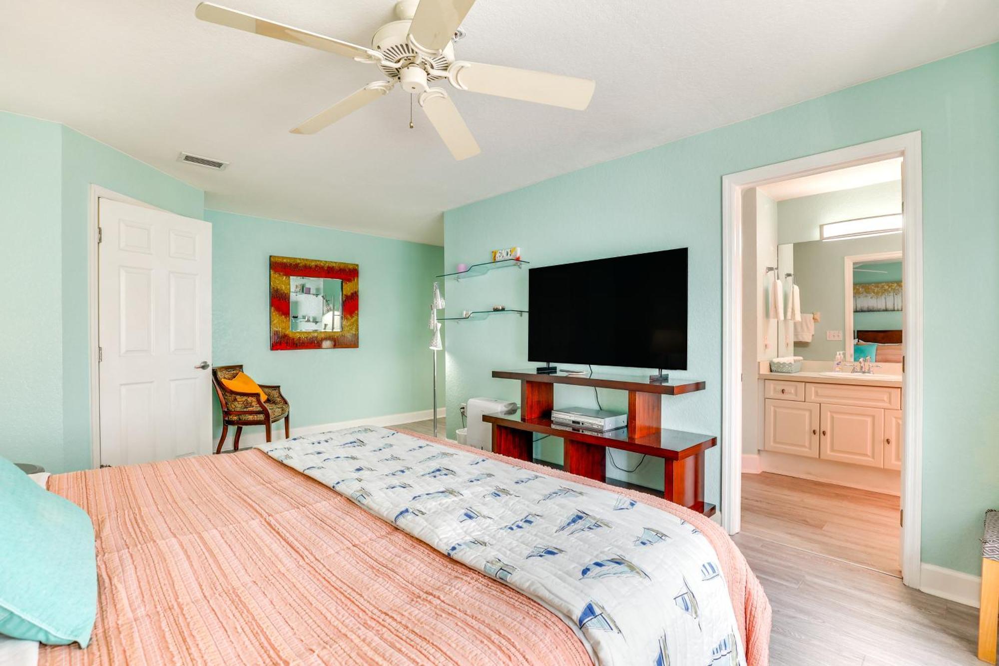 Clearwater Hideaway Walkable Location! * Clearwater Beach