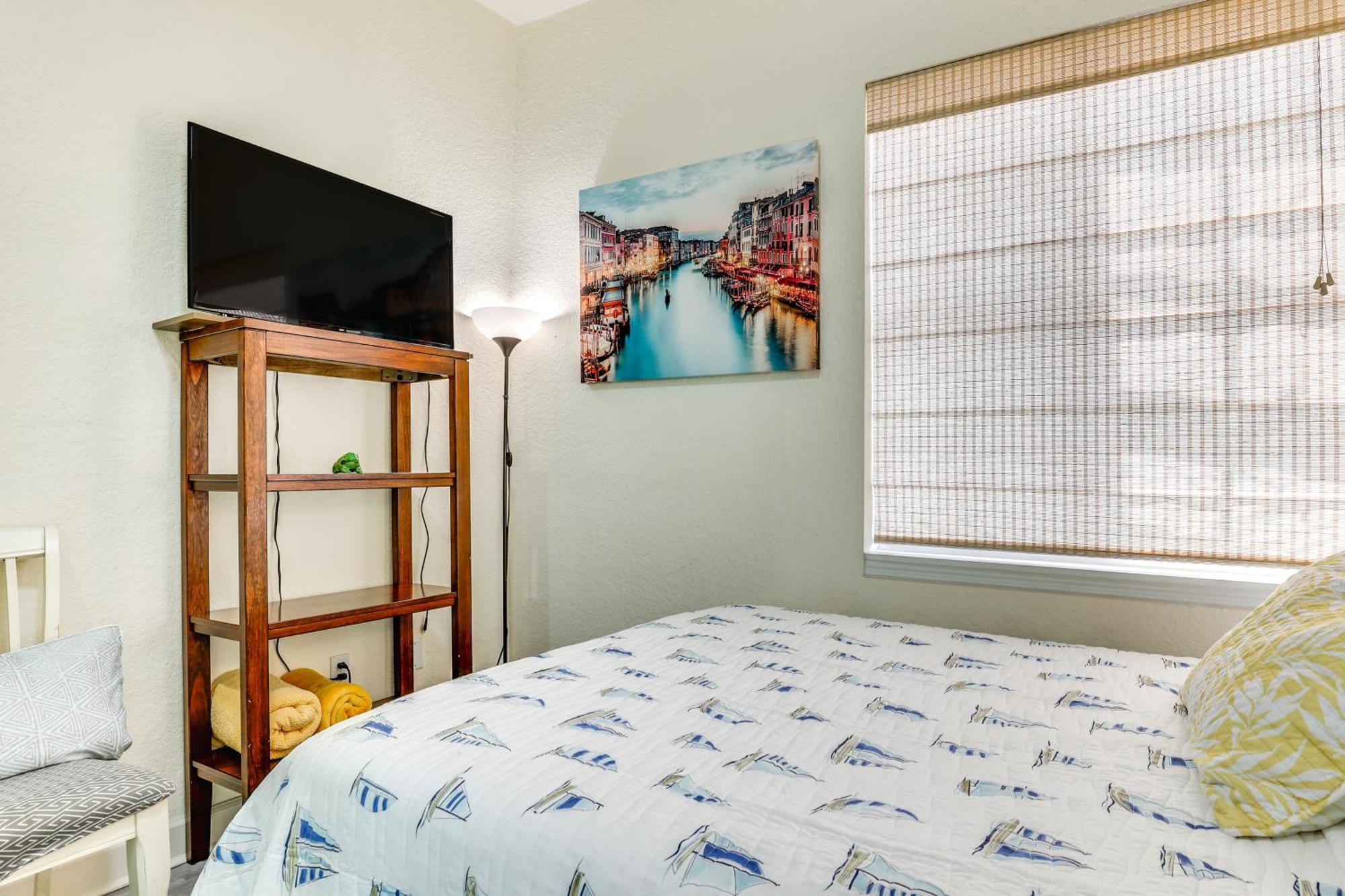 Clearwater Hideaway Walkable Location! Holiday home *