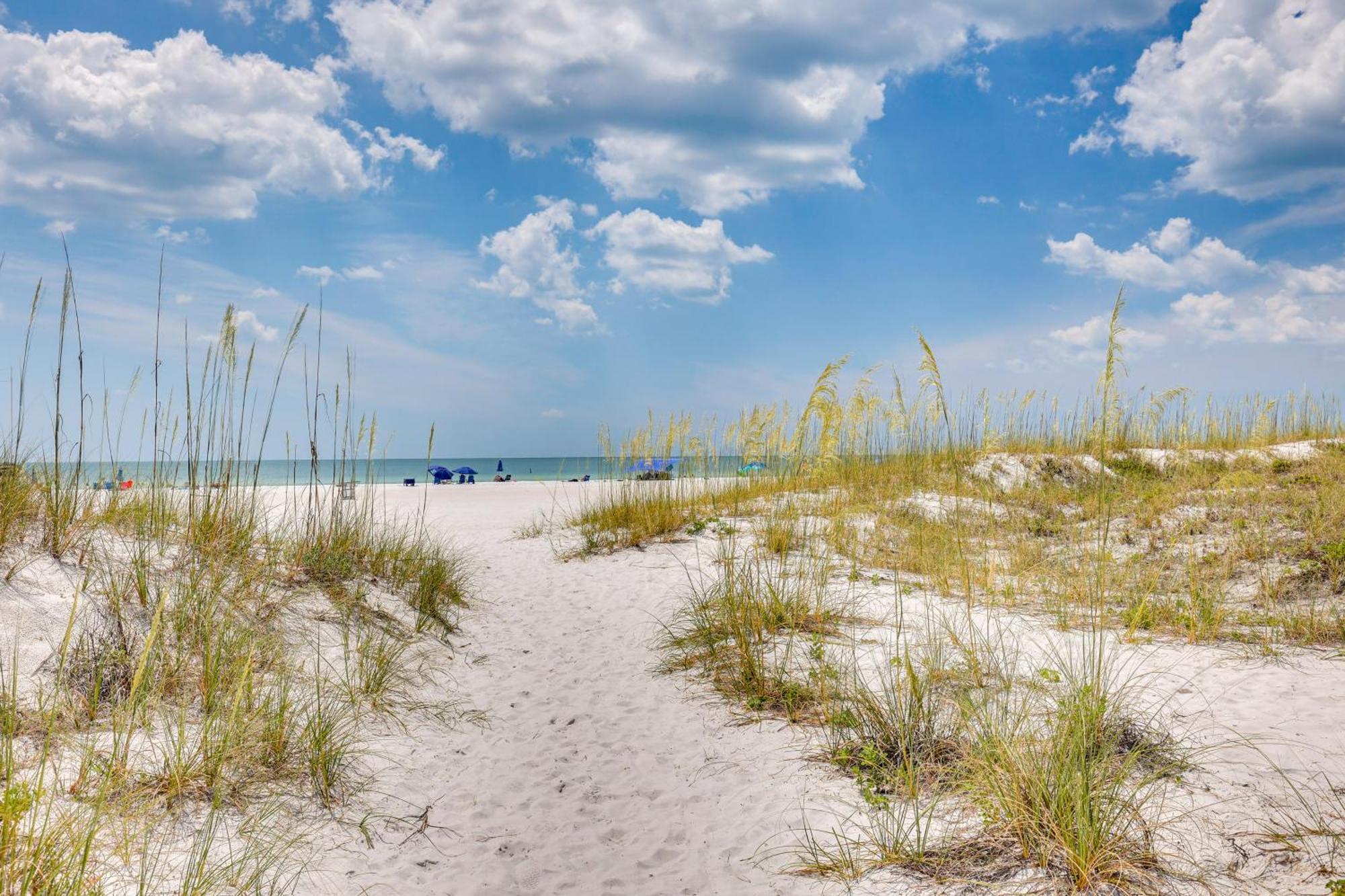 Holiday home Clearwater Hideaway Walkable Location! *