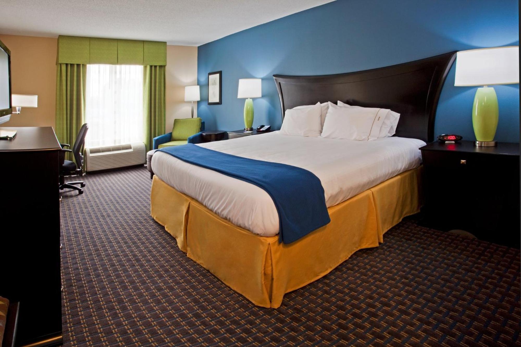 Express & Largo-clearwater By Ihg