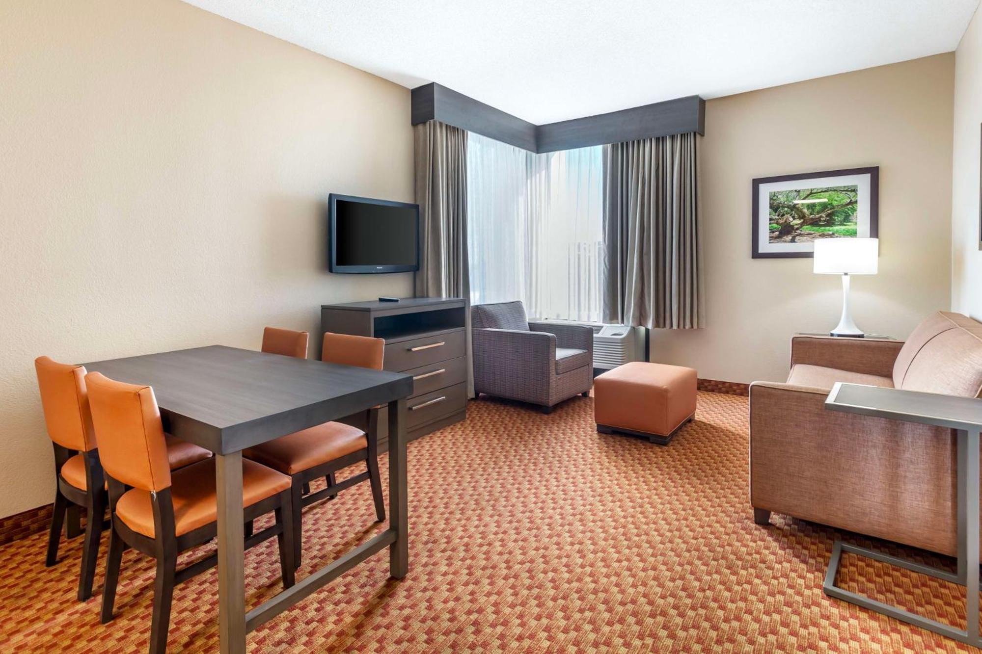 Hotel Western & Kendall