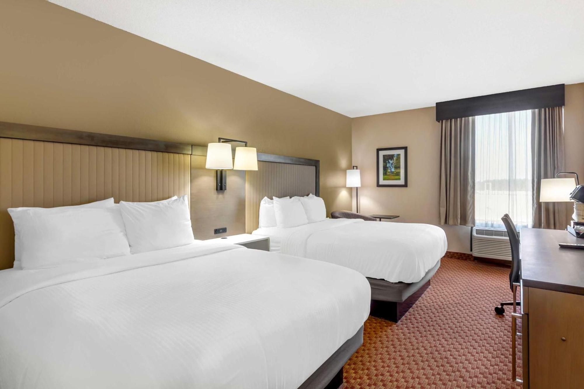 Hotel Western & Kendall