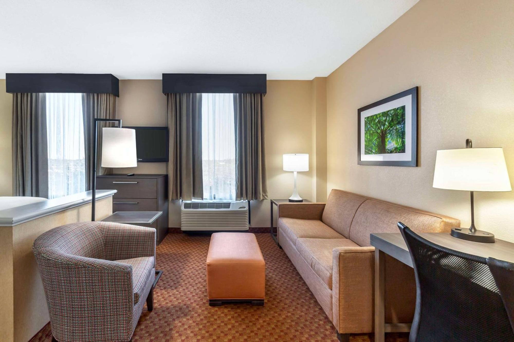 Hotel Western & Kendall