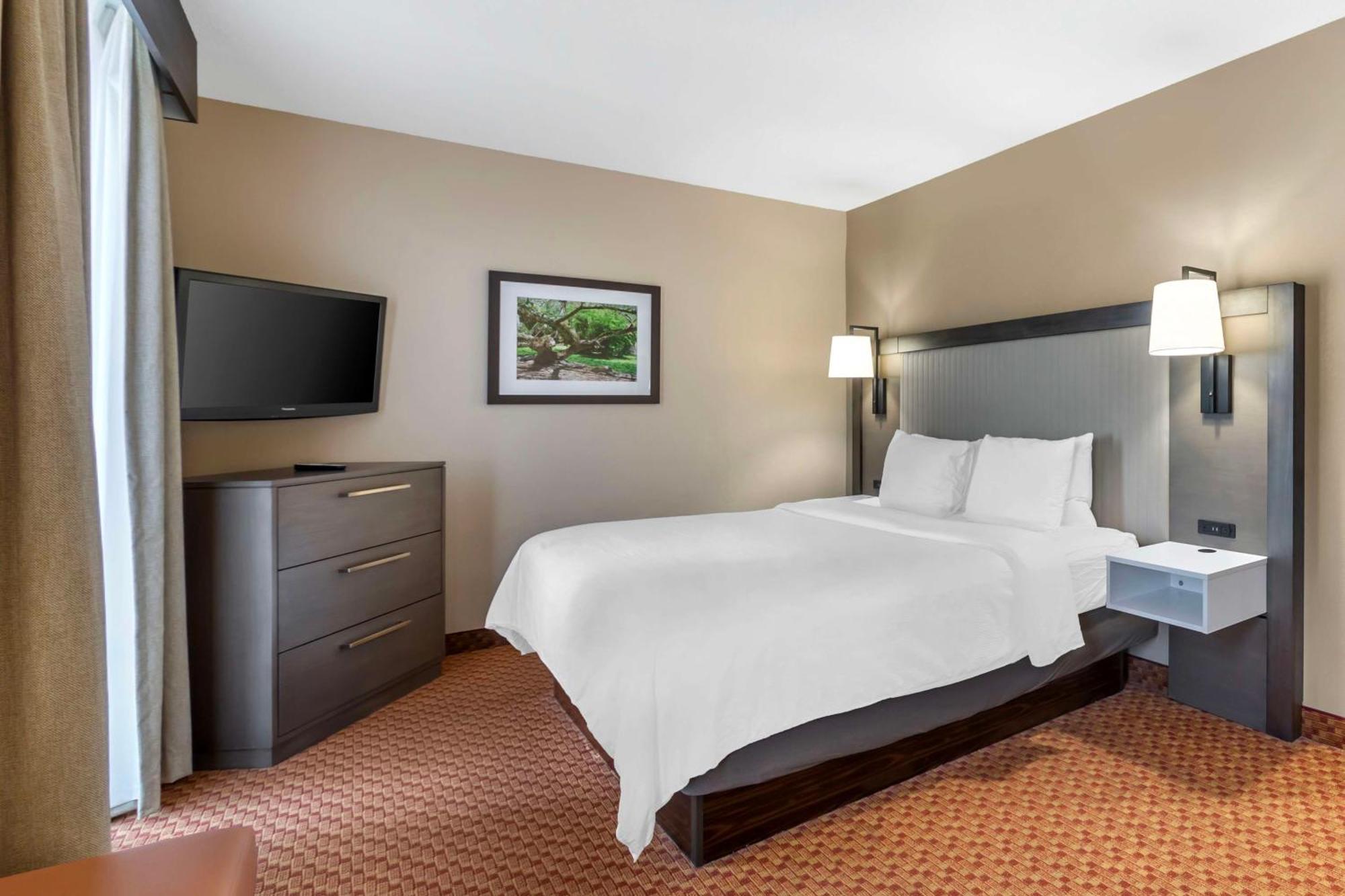 Western & Hotel