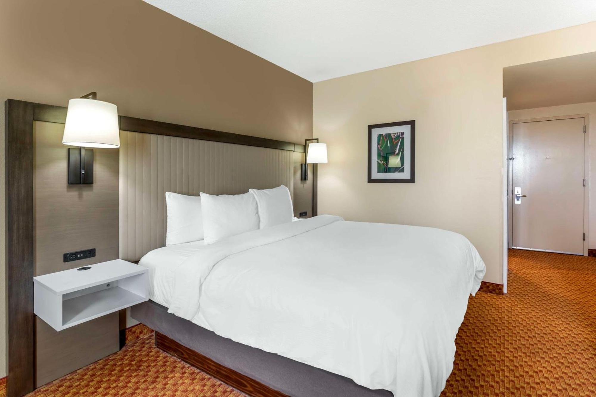 Hotel Western & Kendall