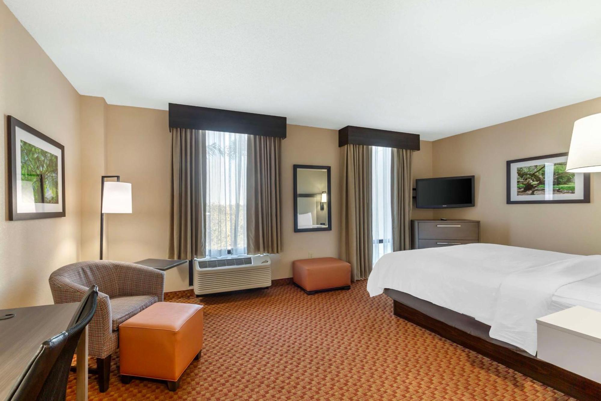 Hotel Western & Kendall