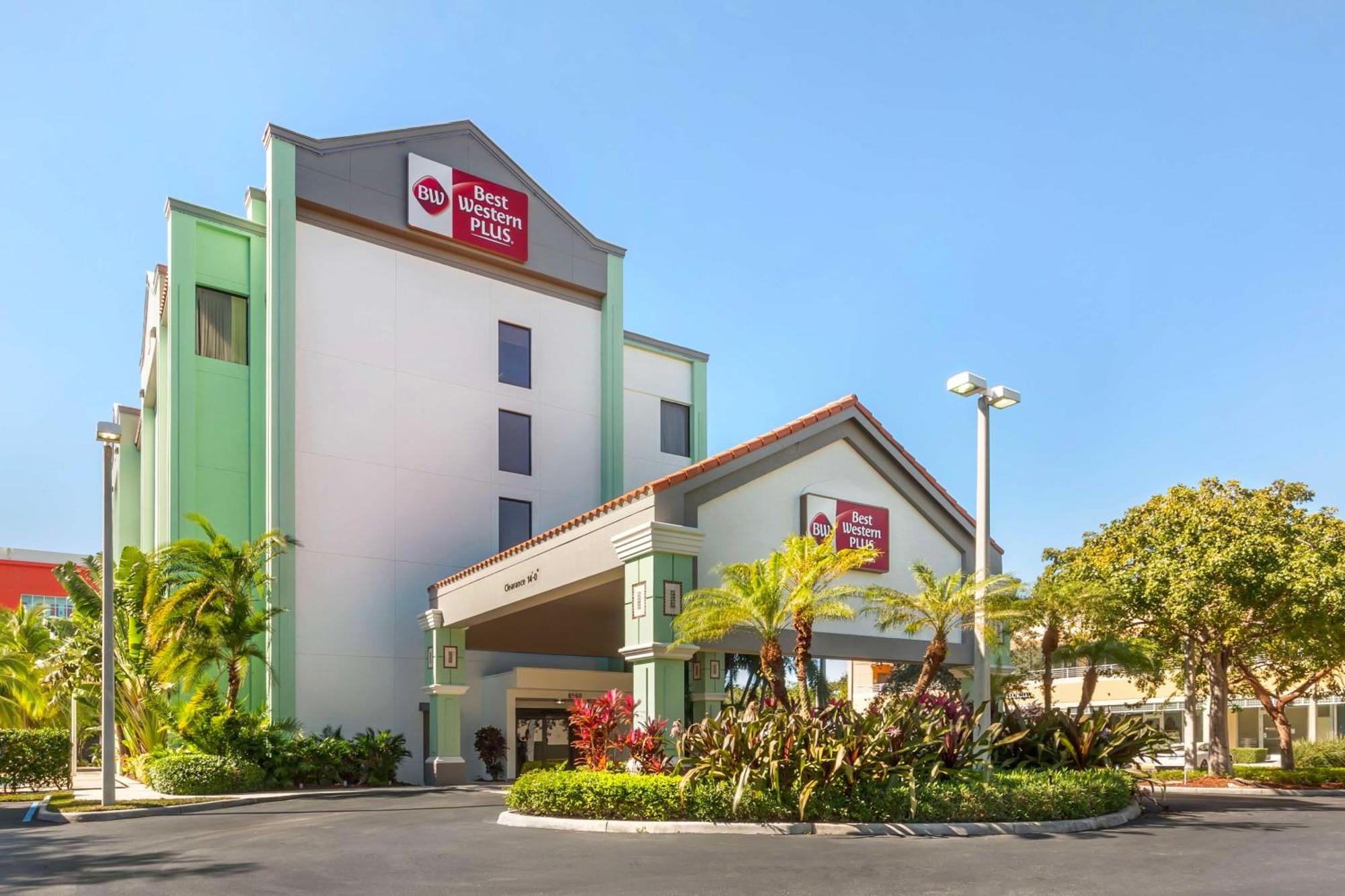 Western & Hotel 3*