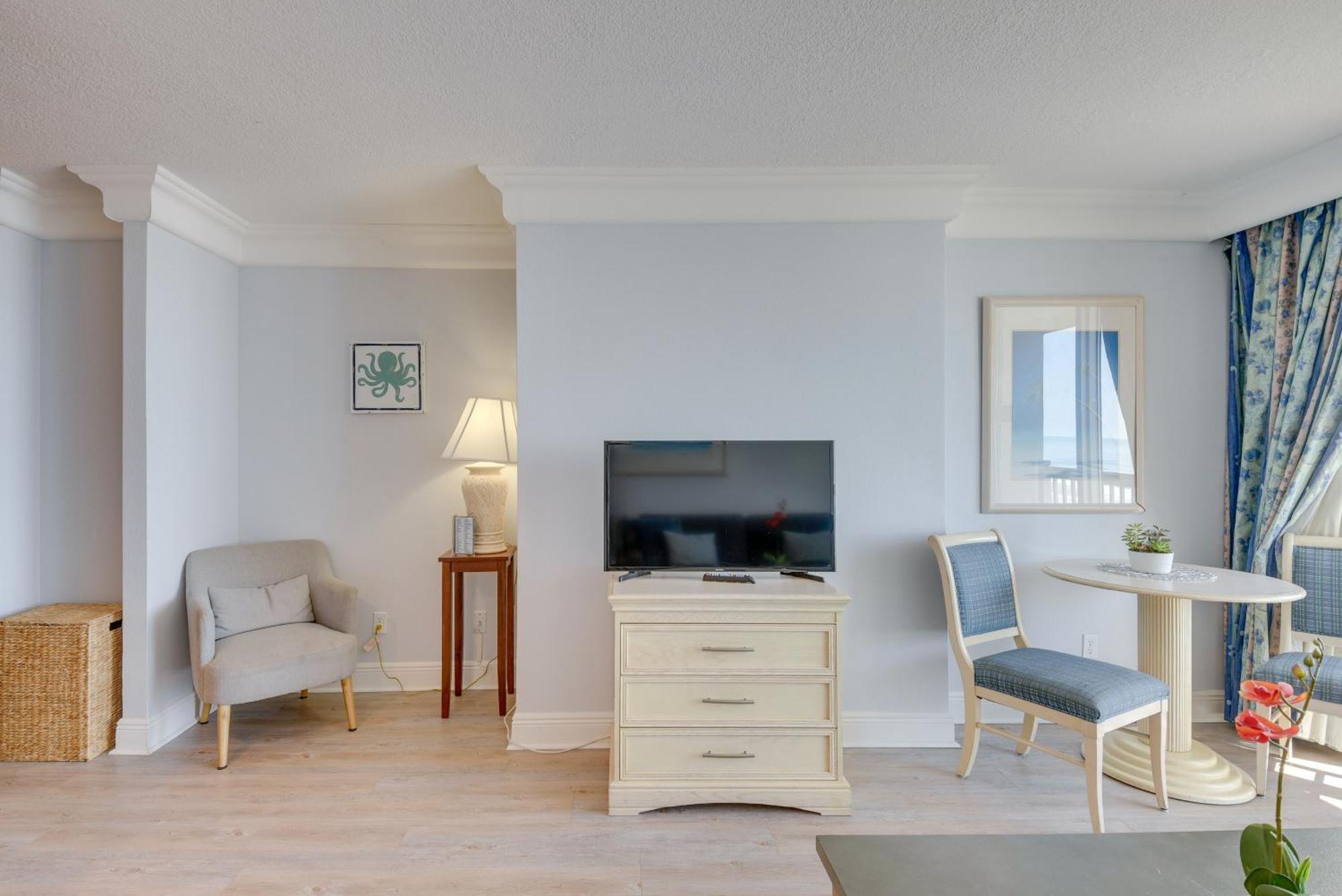 Beachfront Daytona Vacation With Balcony * Daytona Beach