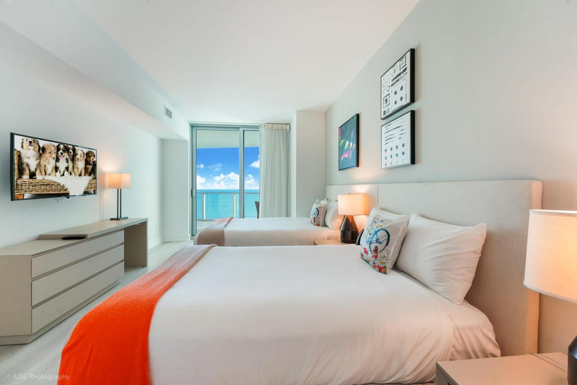 Lyfe Stunning 2 Bdr Modern On The Ocean Apartment Hollywood