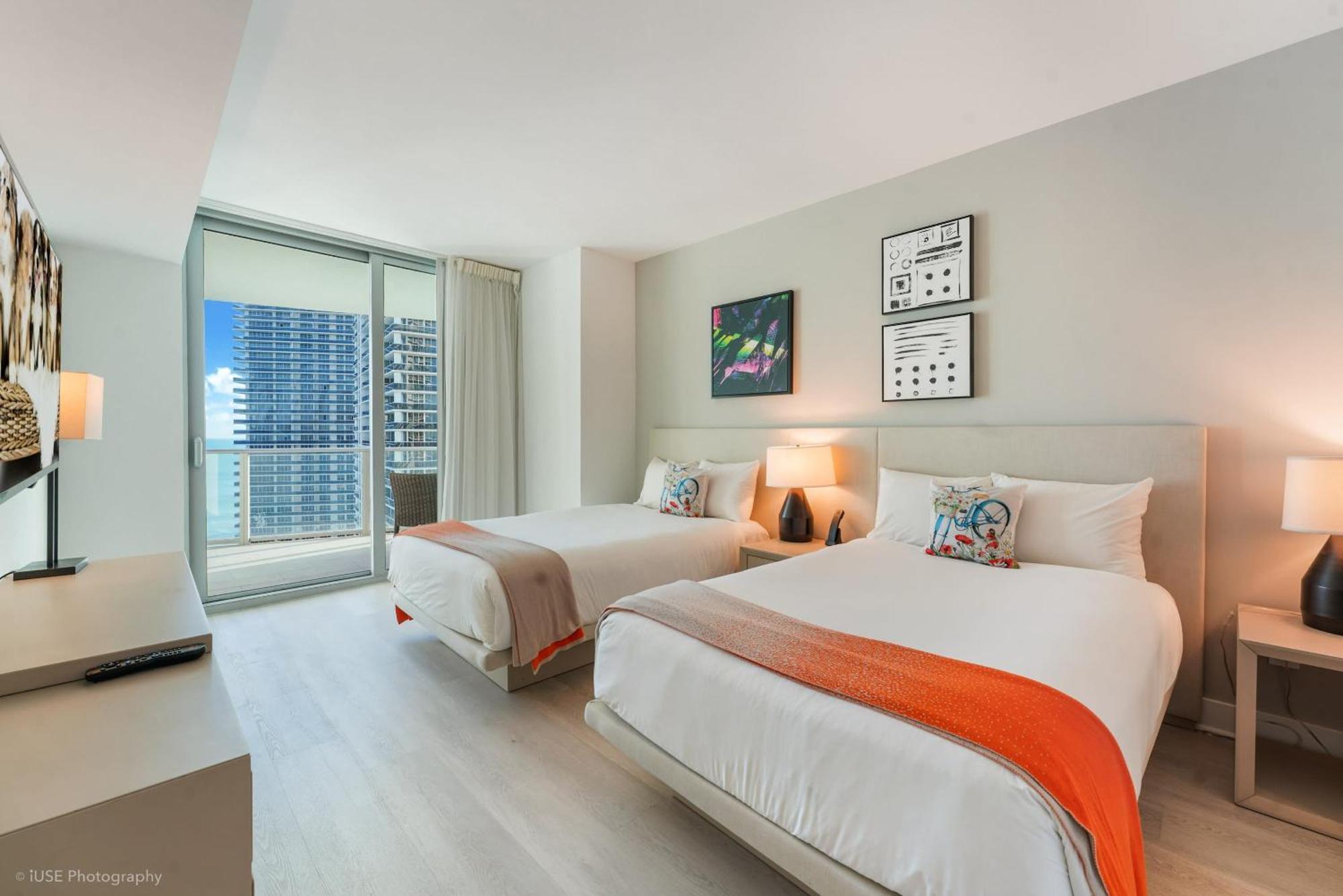 Lyfe Stunning 2 Bdr Modern On The Ocean Apartment