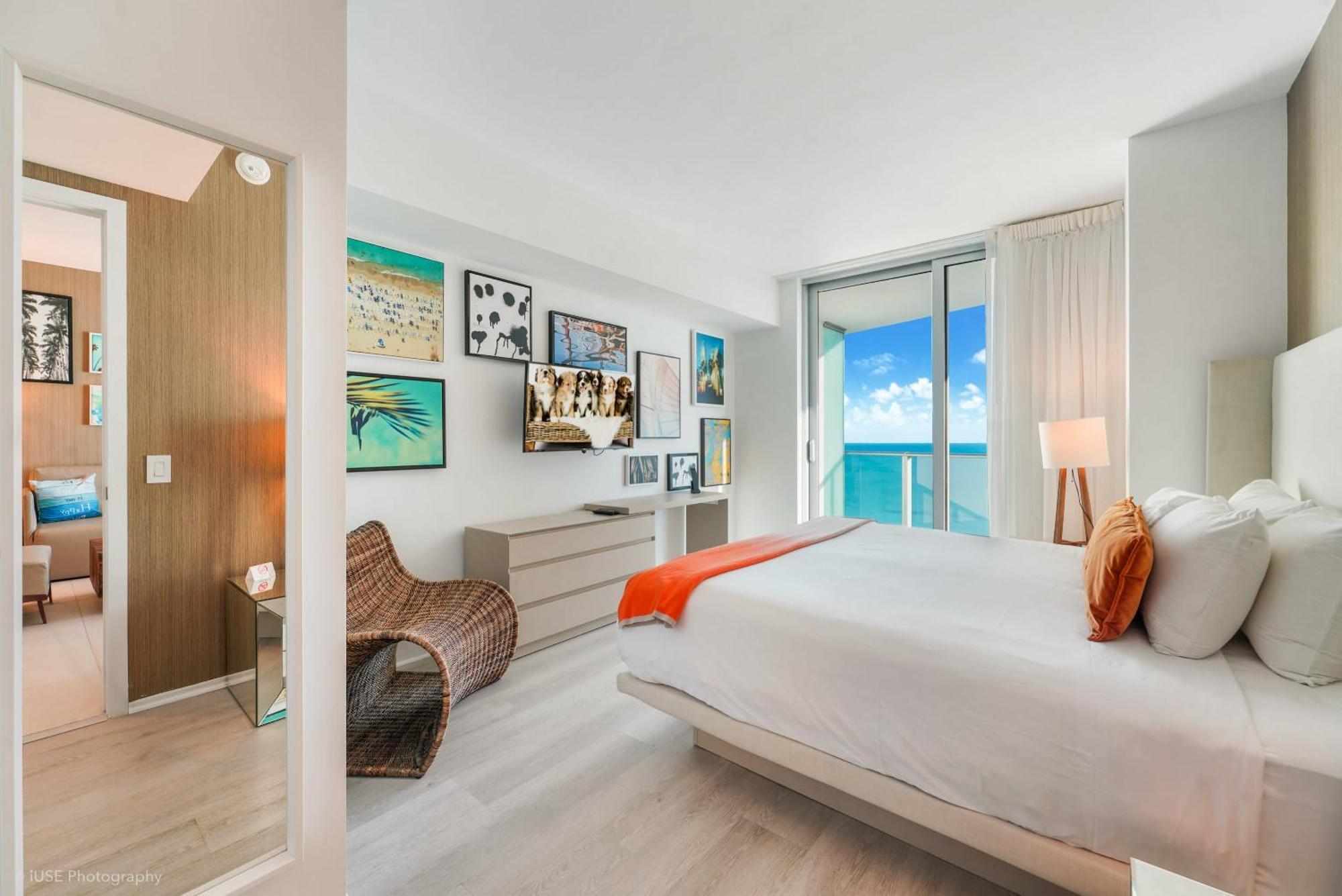Lyfe Stunning 2 Bdr Modern On The Ocean Hollywood