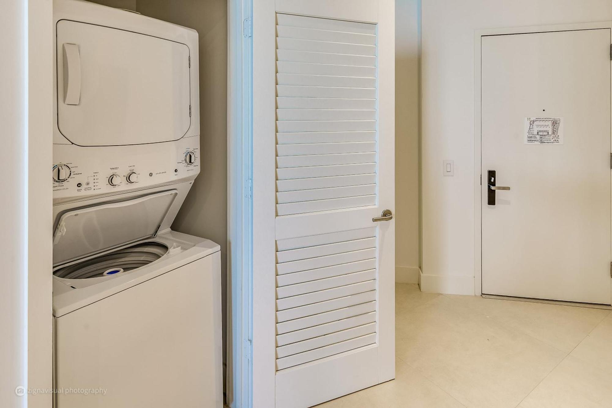 Lyfe Stunning 2 Bdr Modern On The Ocean Apartment Hollywood