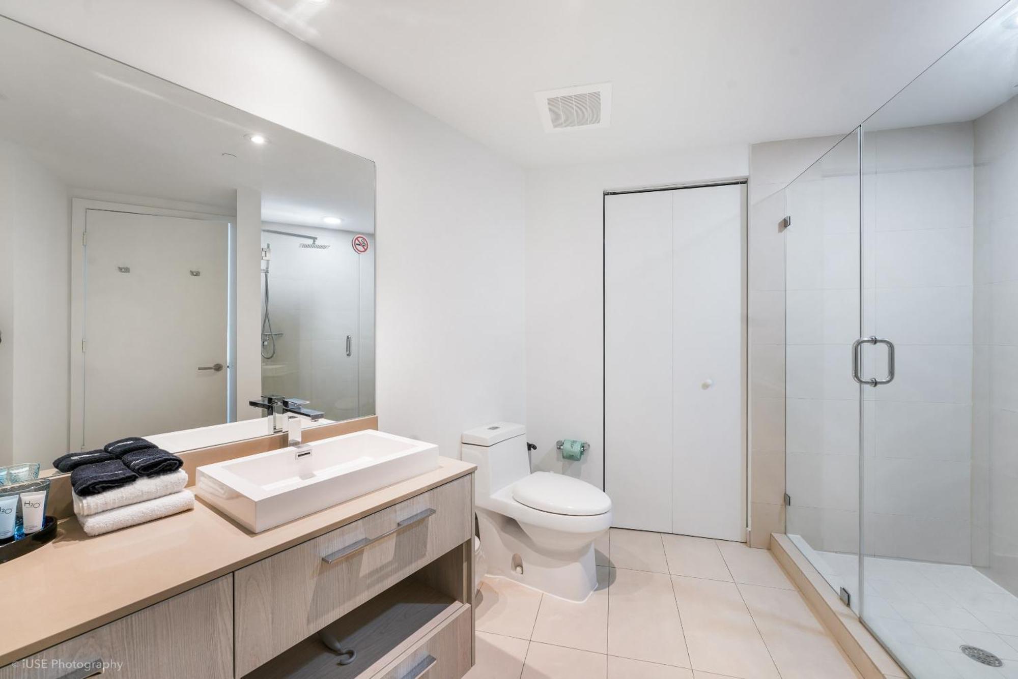 Lyfe Stunning 2 Bdr Modern On The Ocean