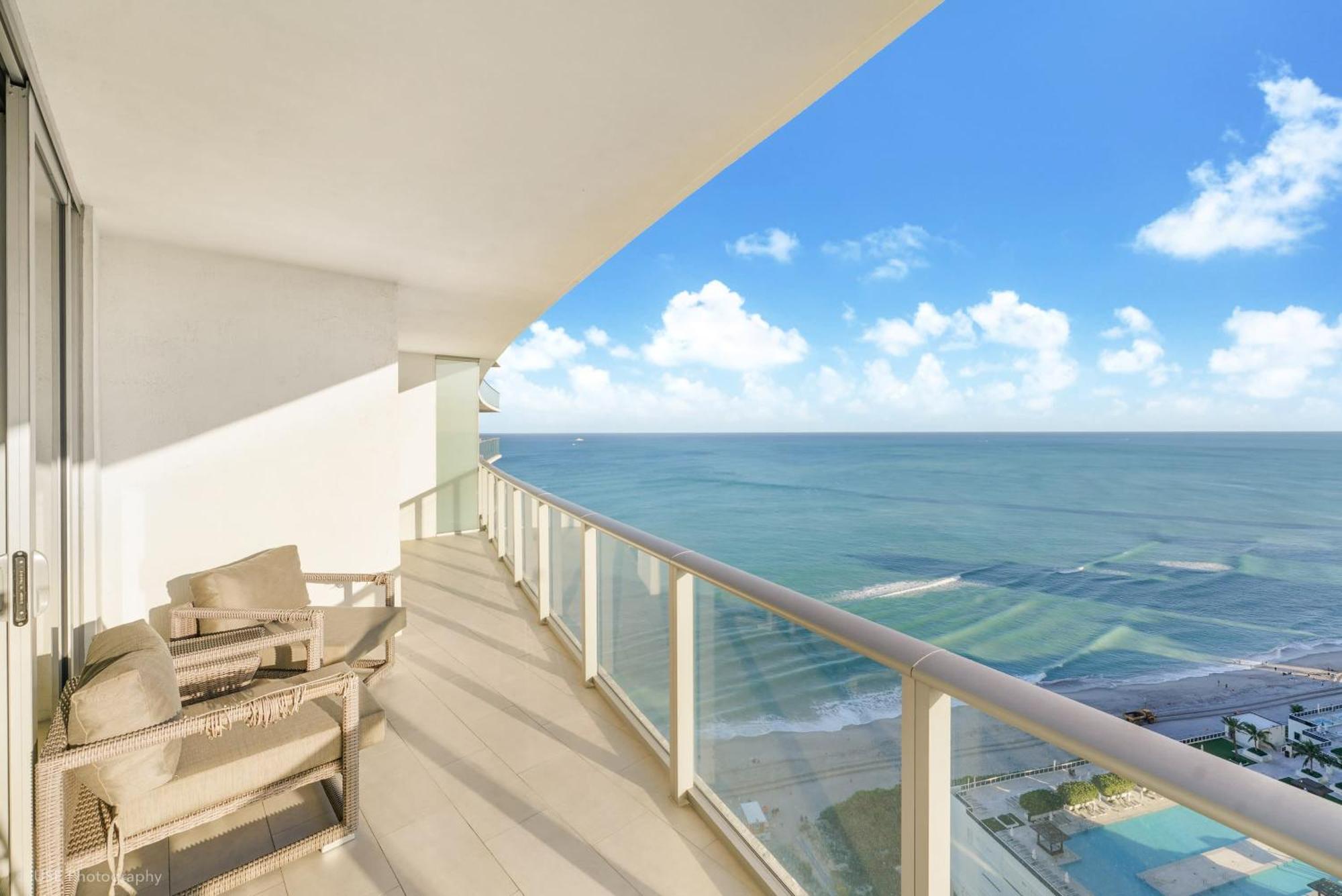 Lyfe Stunning 2 Bdr Modern On The Ocean *