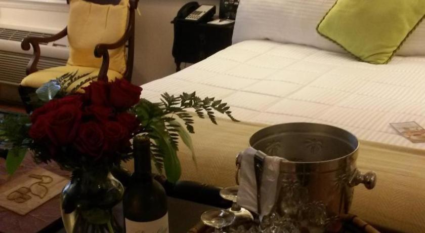 The Caribbean Court Boutique Hotel Vero Beach