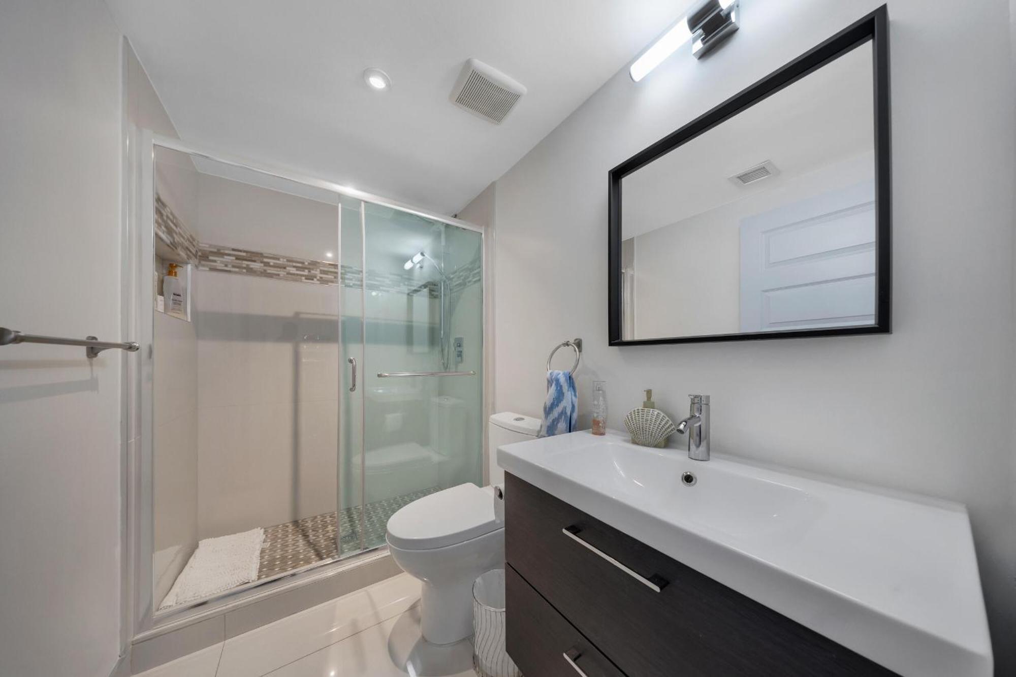 Apartment Relaxation At Its Finest Water-View In Golden Bay With Free Parking Sunny Isles Beach