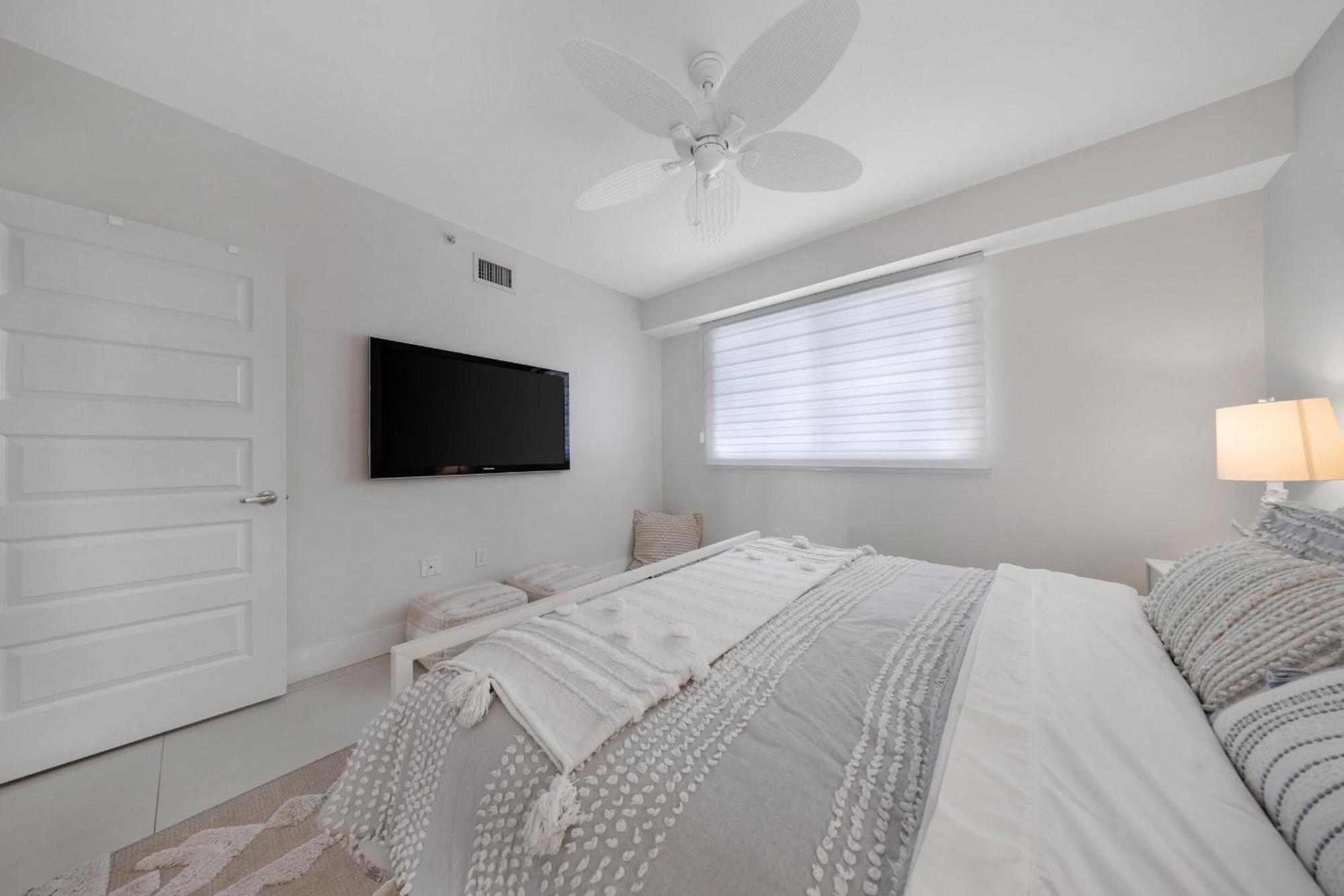 Relaxation At Its Finest Water-View In Golden Bay With Free Parking Apartment *