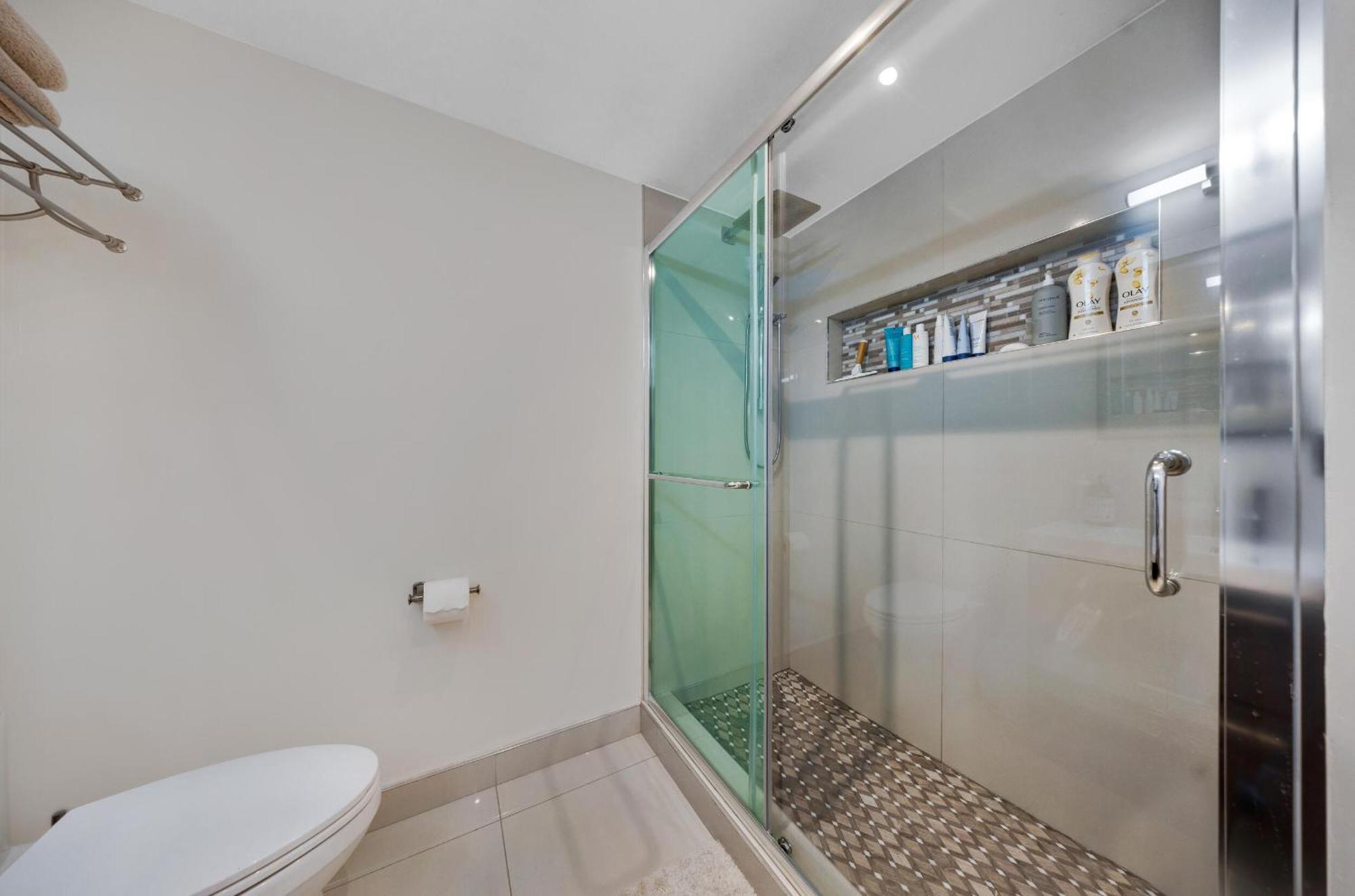Relaxation At Its Finest Water-View In Golden Bay With Free Parking Sunny Isles Beach