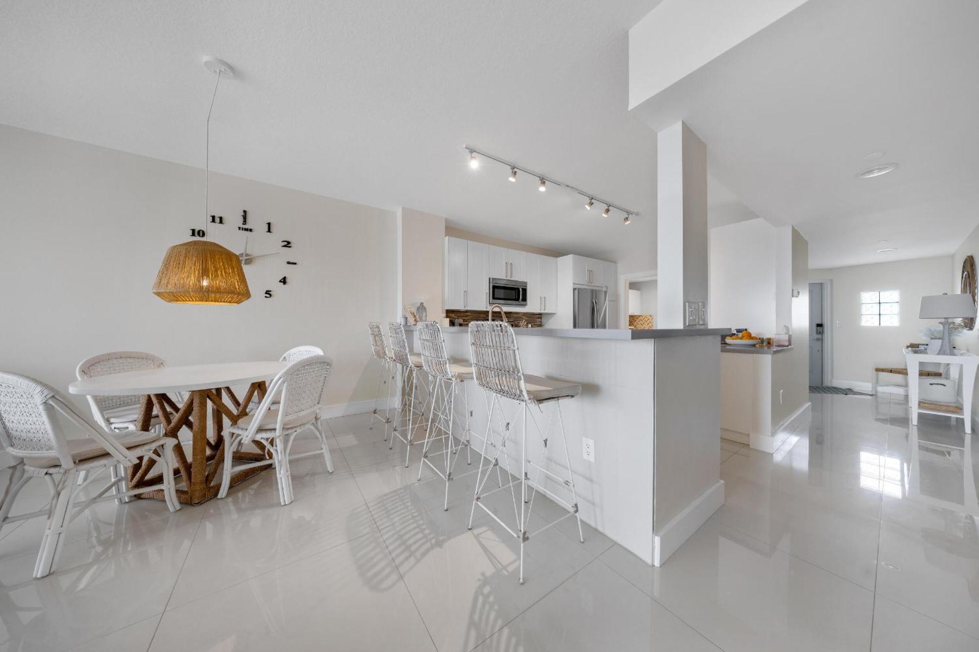 Apartment Relaxation At Its Finest Water-View In Golden Bay With Free Parking Sunny Isles Beach