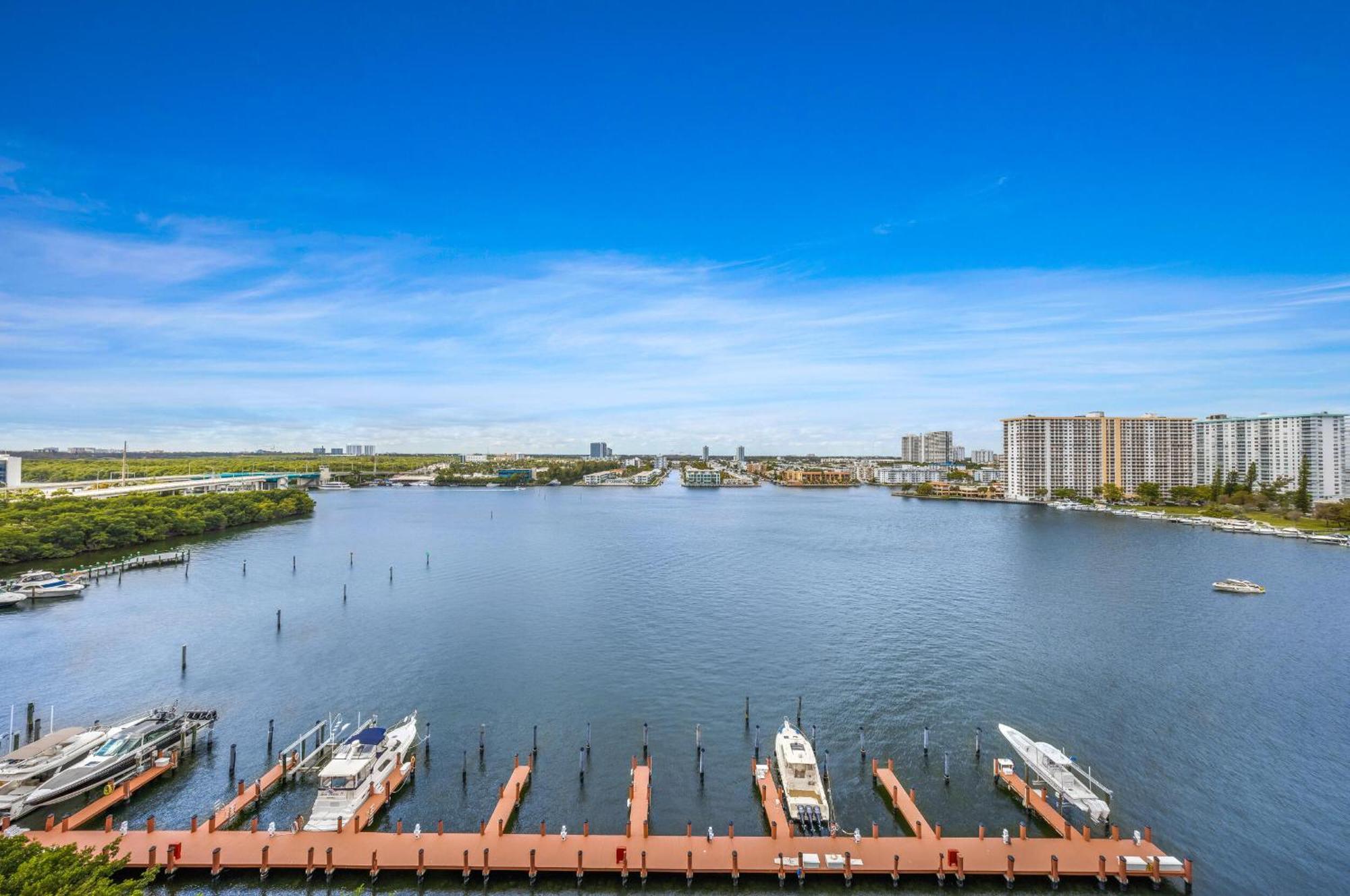 Relaxation At Its Finest Water-View In Golden Bay With Free Parking Apartment *
