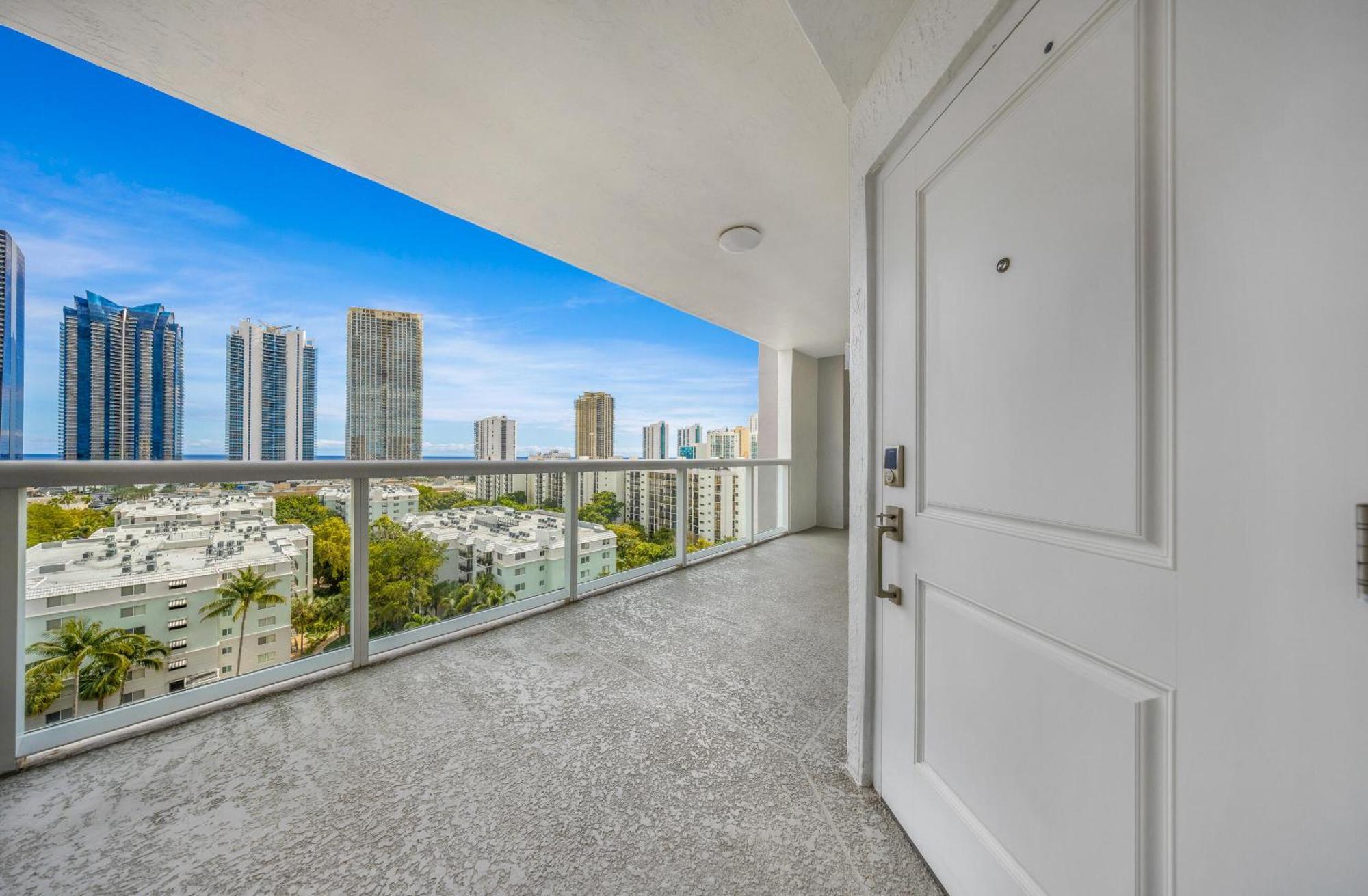 Relaxation At Its Finest Water-View In Golden Bay With Free Parking * Sunny Isles Beach