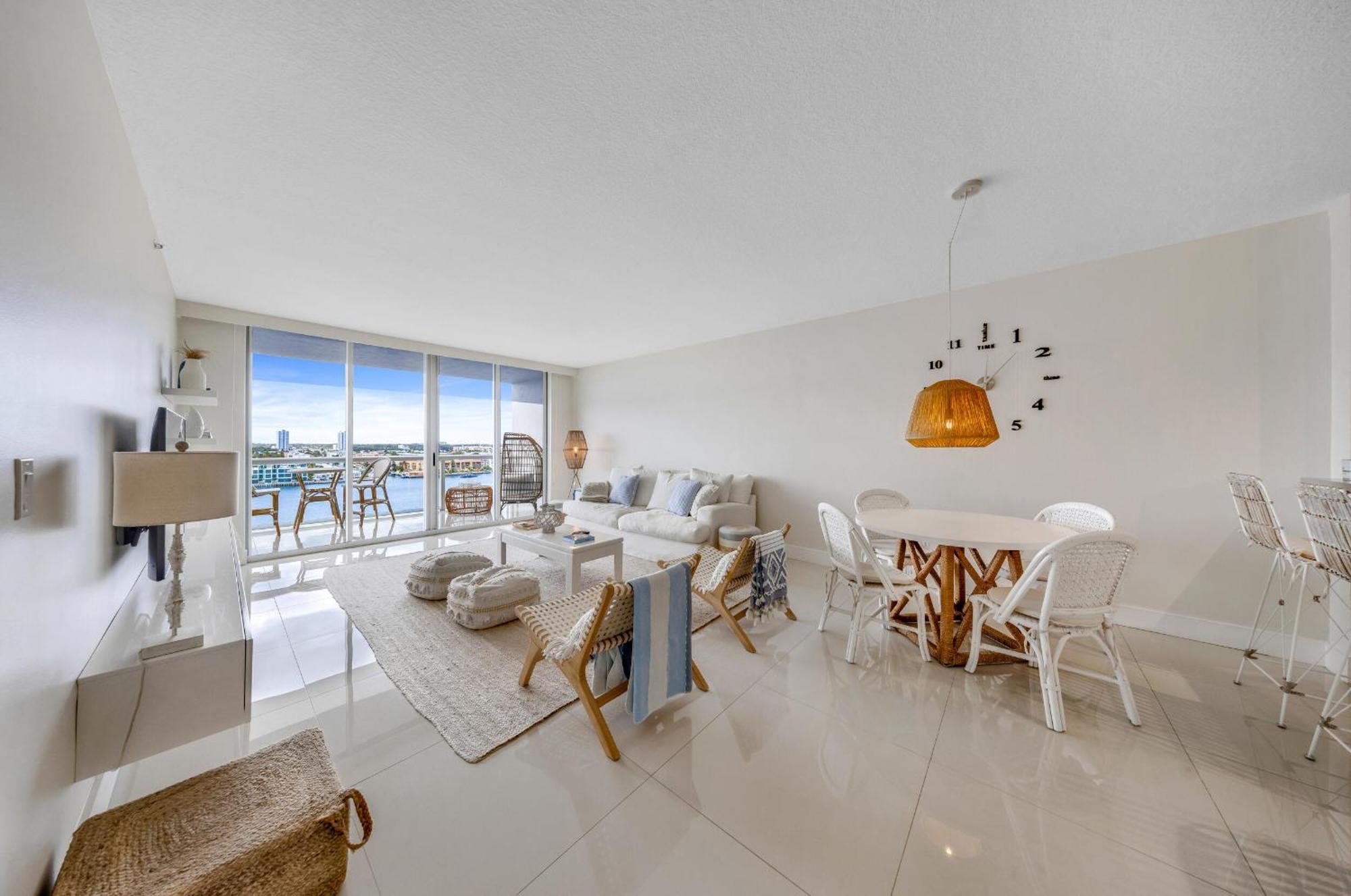 Relaxation At Its Finest Water-View In Golden Bay With Free Parking Sunny Isles Beach