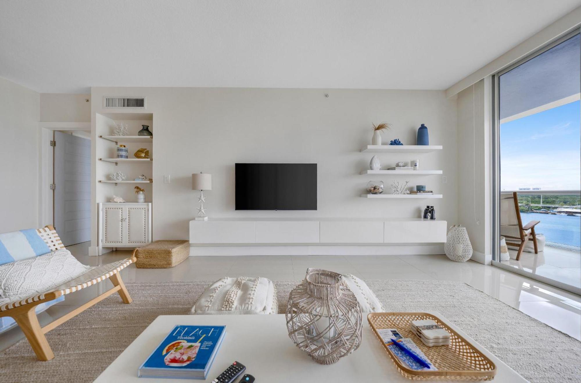 Apartment Relaxation At Its Finest Water-View In Golden Bay With Free Parking