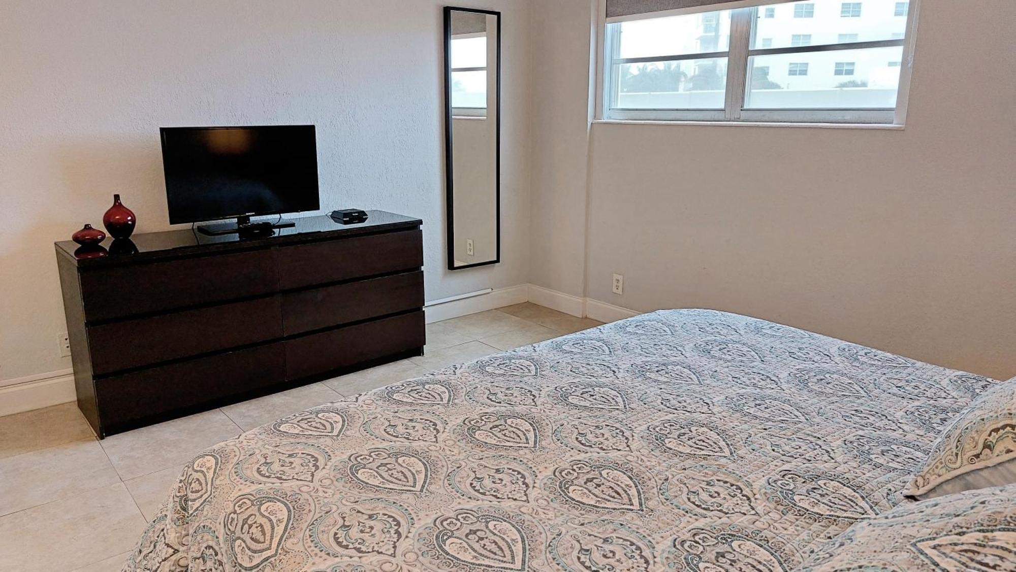 The Tides 1bedroom 3rd Floor We Are On The Beach! * Hollywood