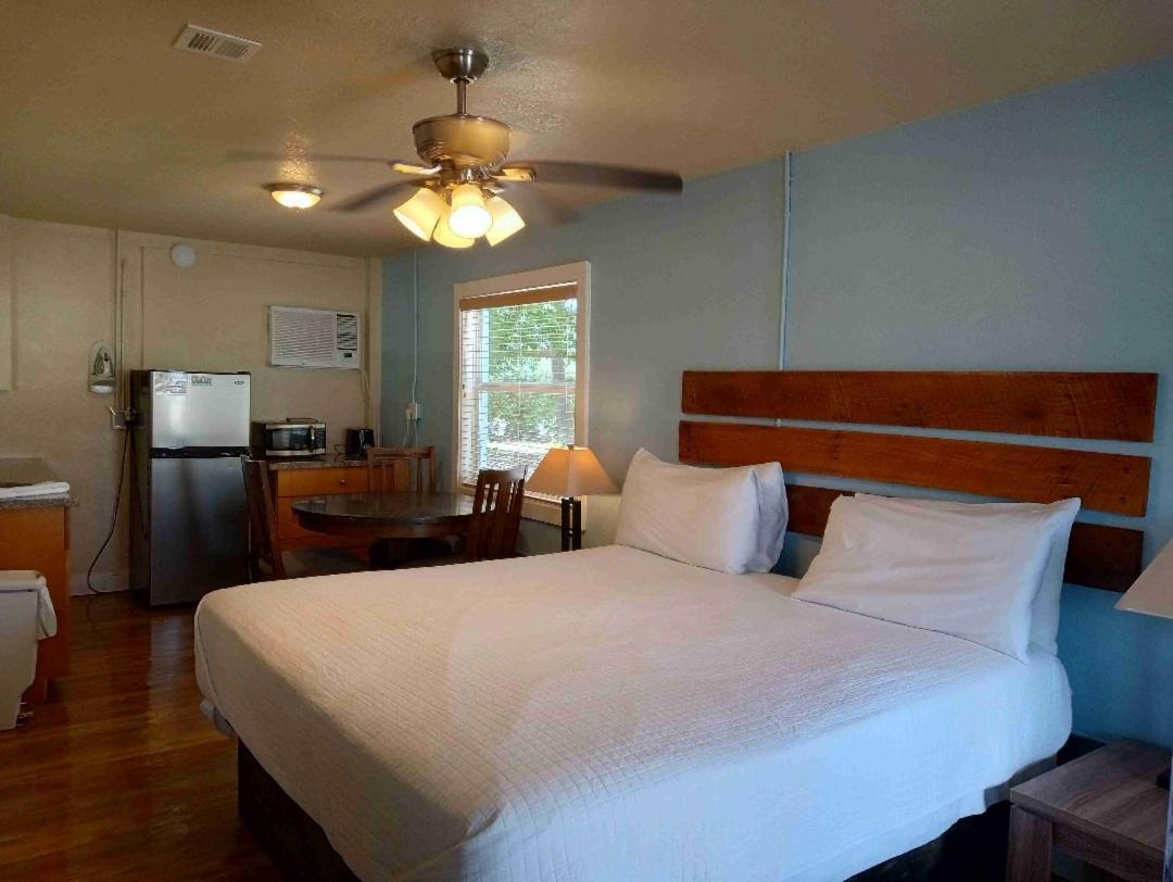 Knight's Key Hotel