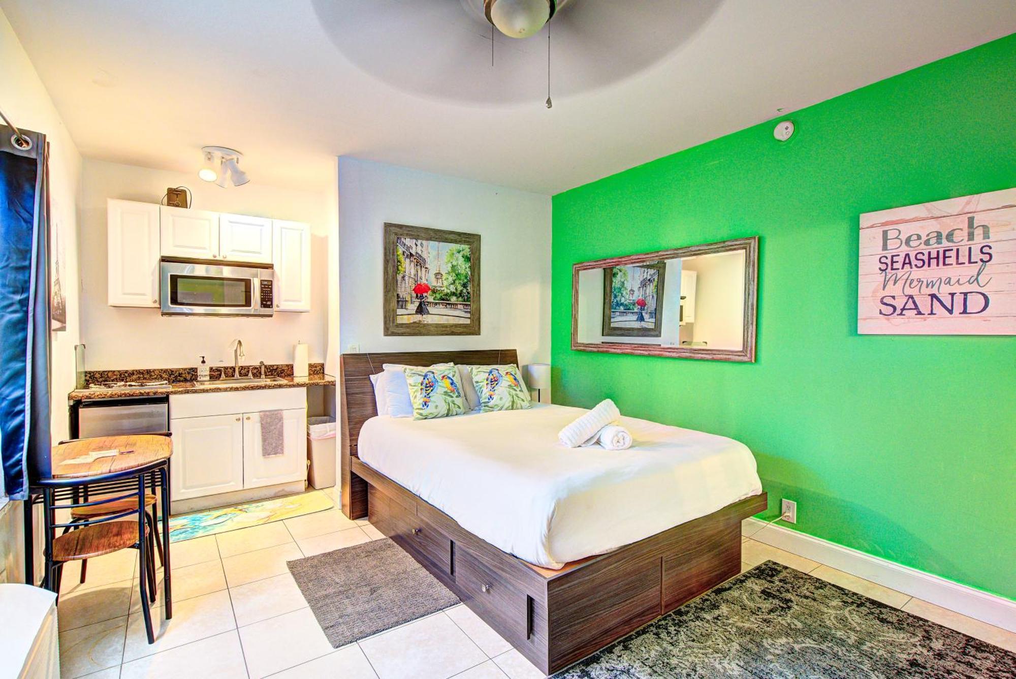 Hotel Little Paris By The Ocean Self Check In *