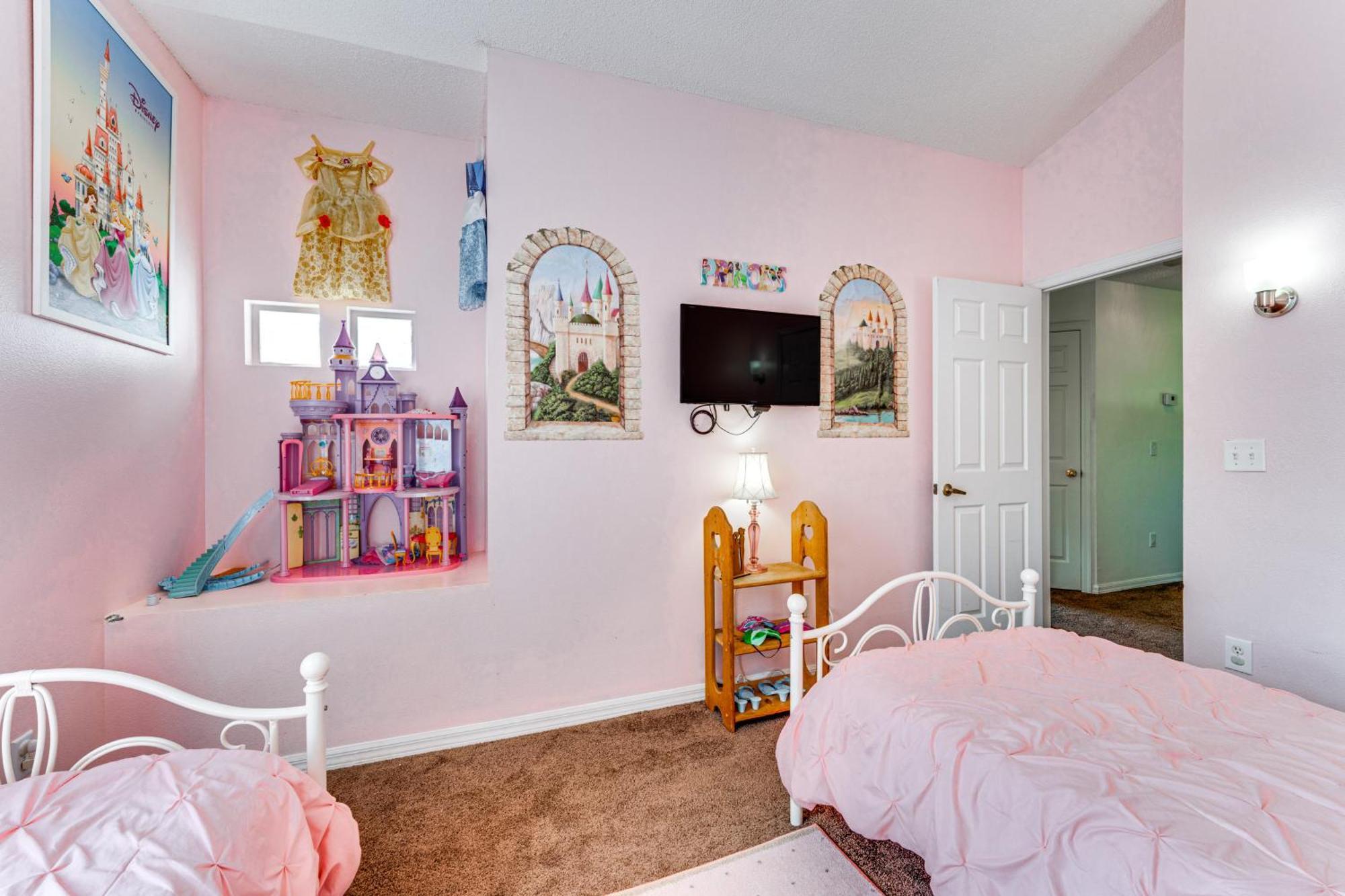 Disney-themed With Heated Pool, 10 Mi To Parks *