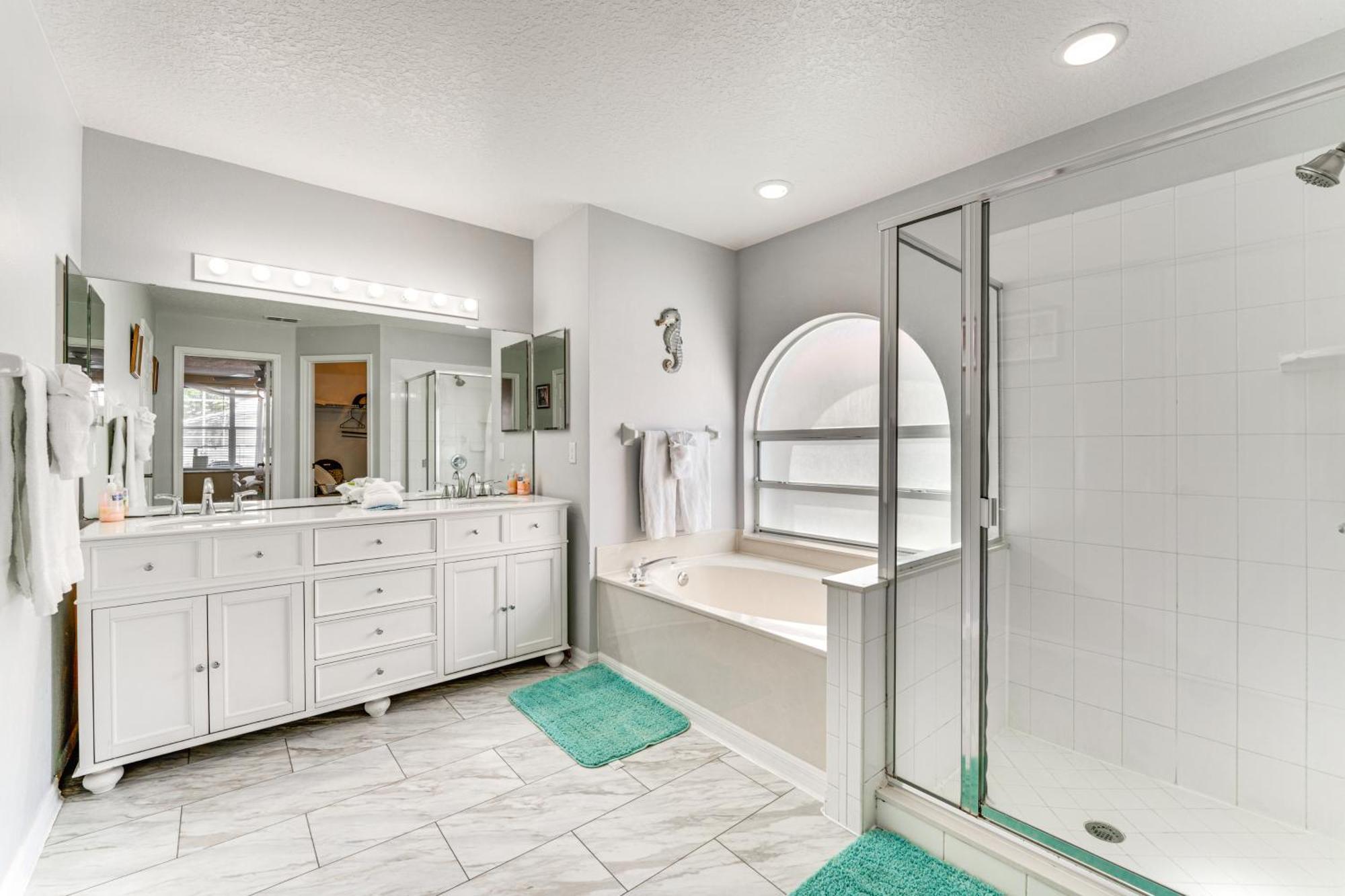 Disney-themed With Heated Pool, 10 Mi To Parks Villa *