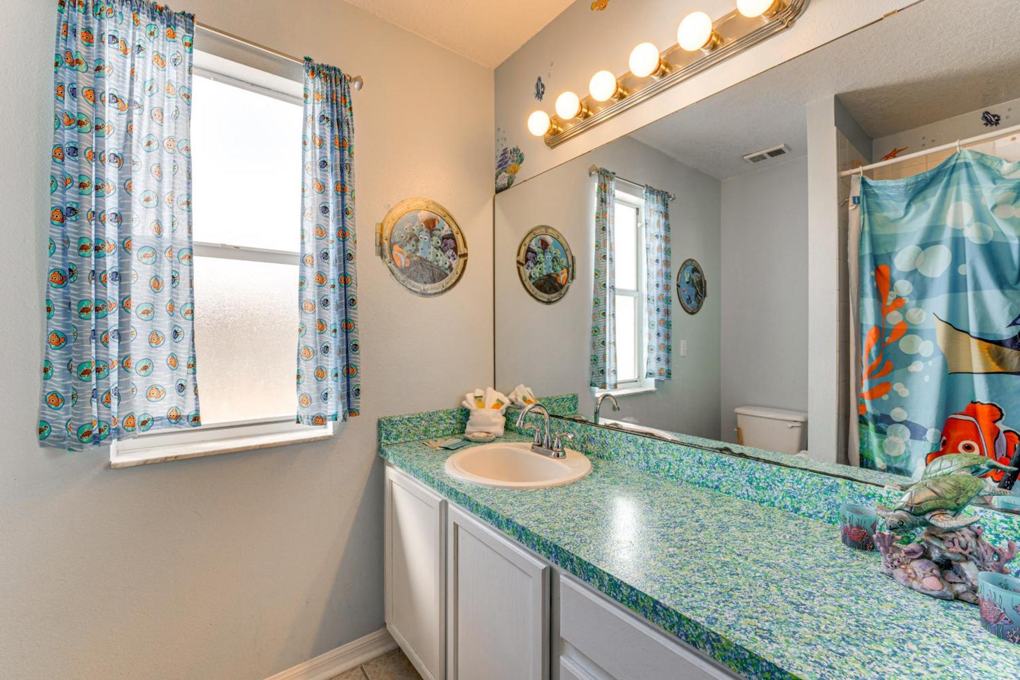 Disney-themed With Heated Pool, 10 Mi To Parks Villa Kissimmee