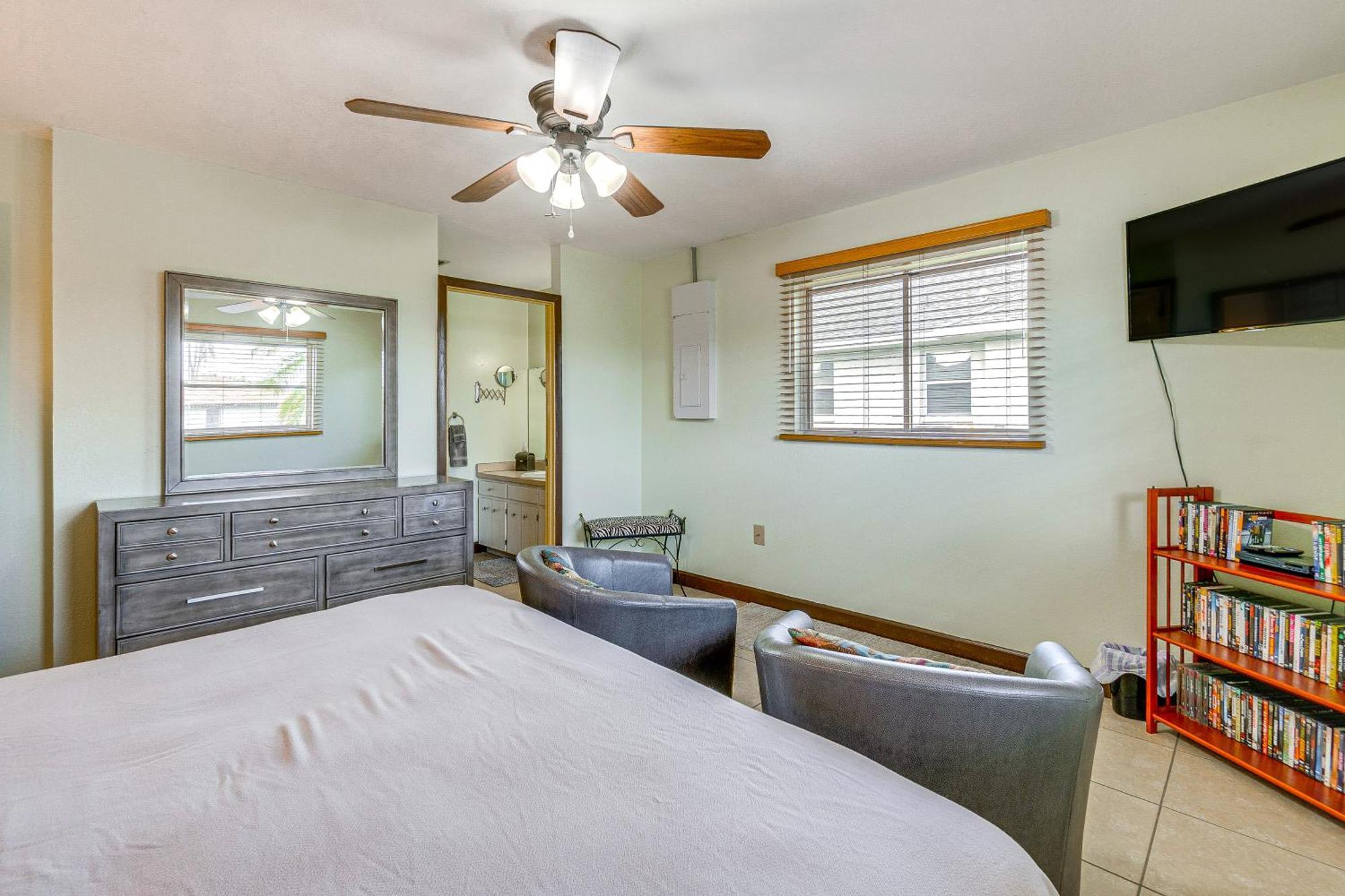 Holiday home Canalfront Retreat With Heated Pool And Hot Tub! Port Charlotte
