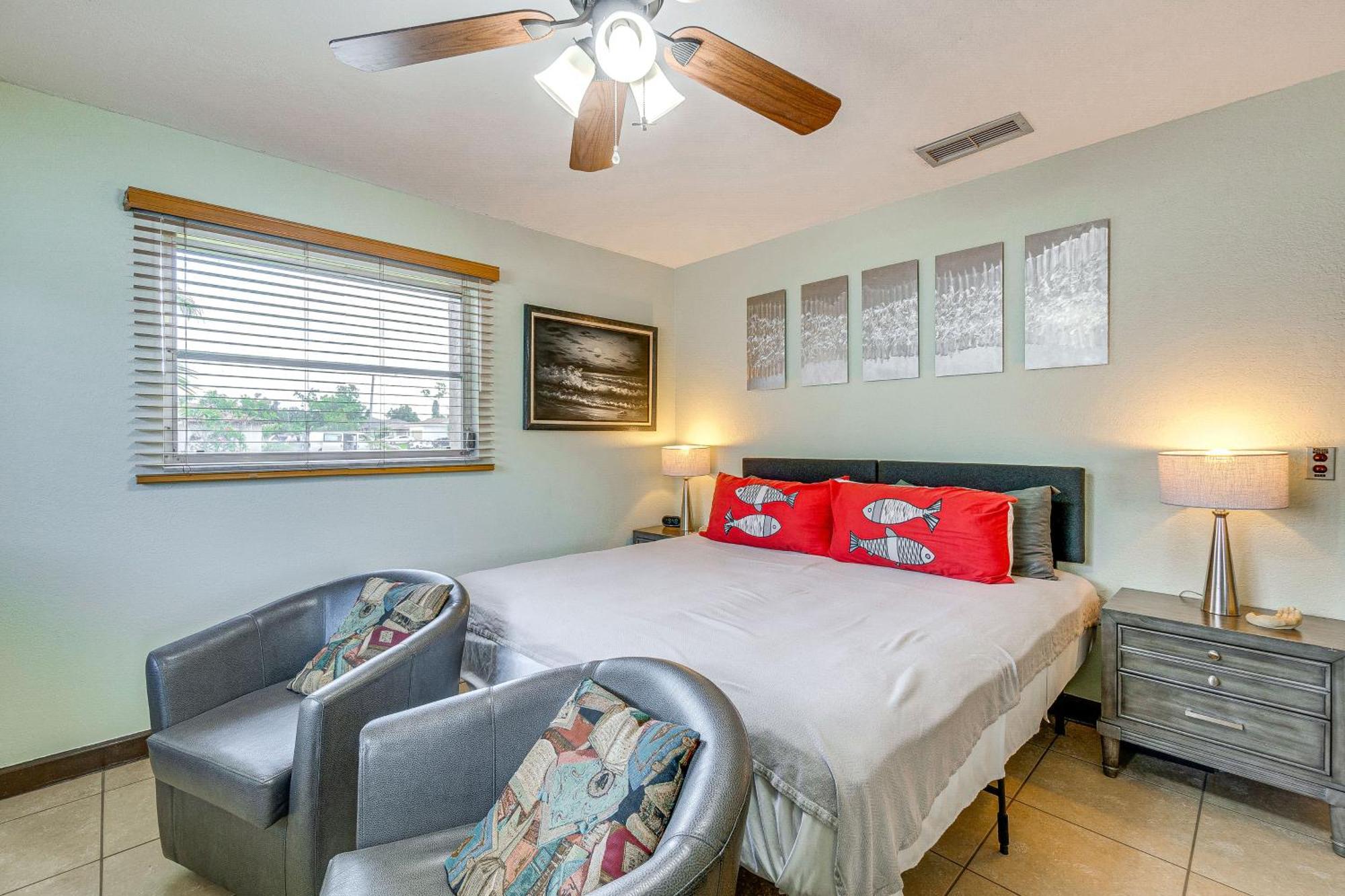 Canalfront Retreat With Heated Pool And Hot Tub! *